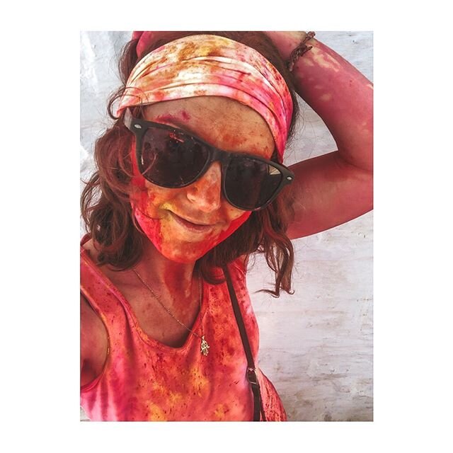 Celebrate Holi in India ✅ #bucketlistadventures &bull;
&bull;
&bull;
&bull;
&bull;
#canon #mycanonstory #canon_photos #teamcanon  #liveauthentic #starttheadventure #hbouthere #portraitphotography #createtoinspire #createcommune #soloadventure #street
