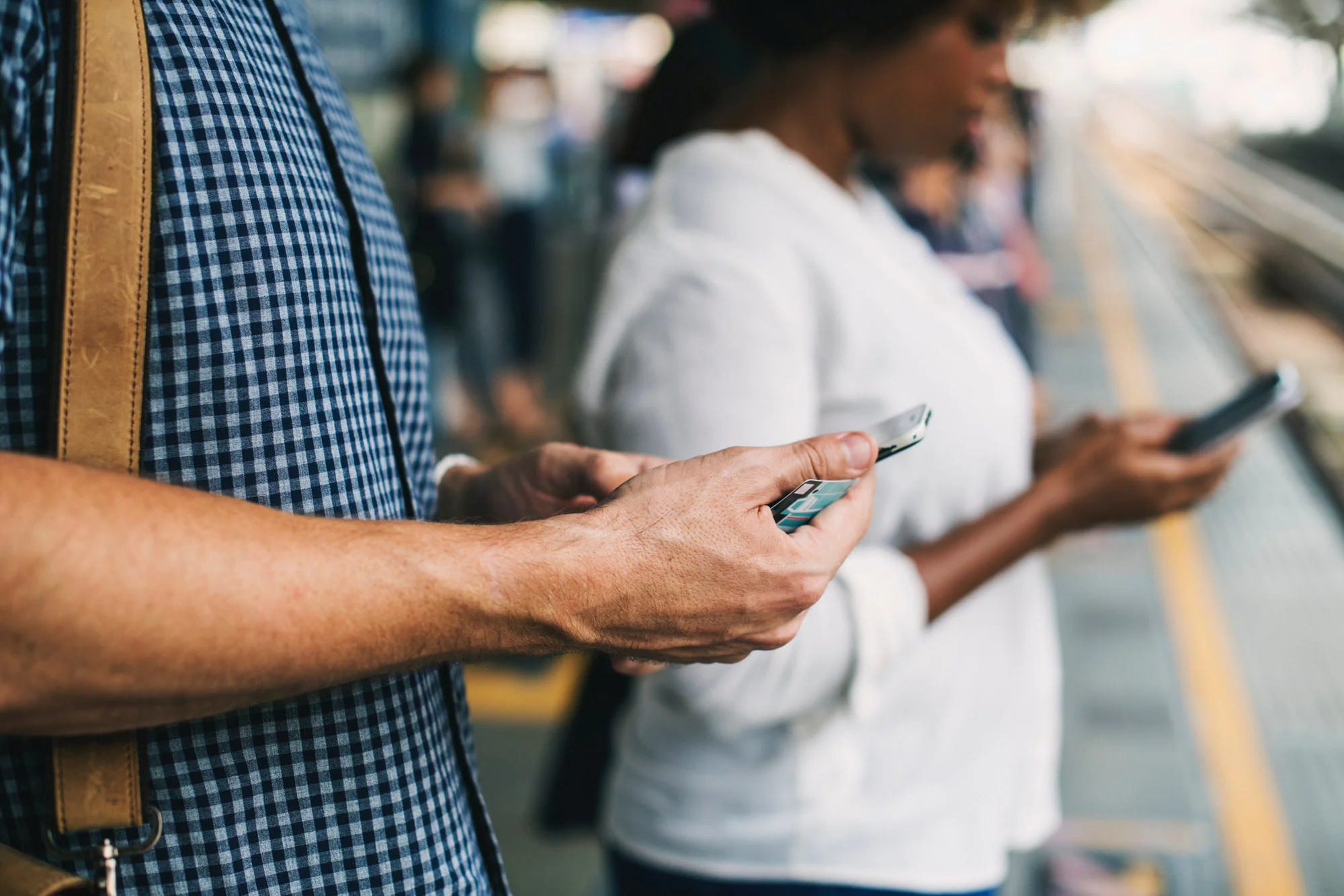 blur-cellphone-communication-1391404.jpg