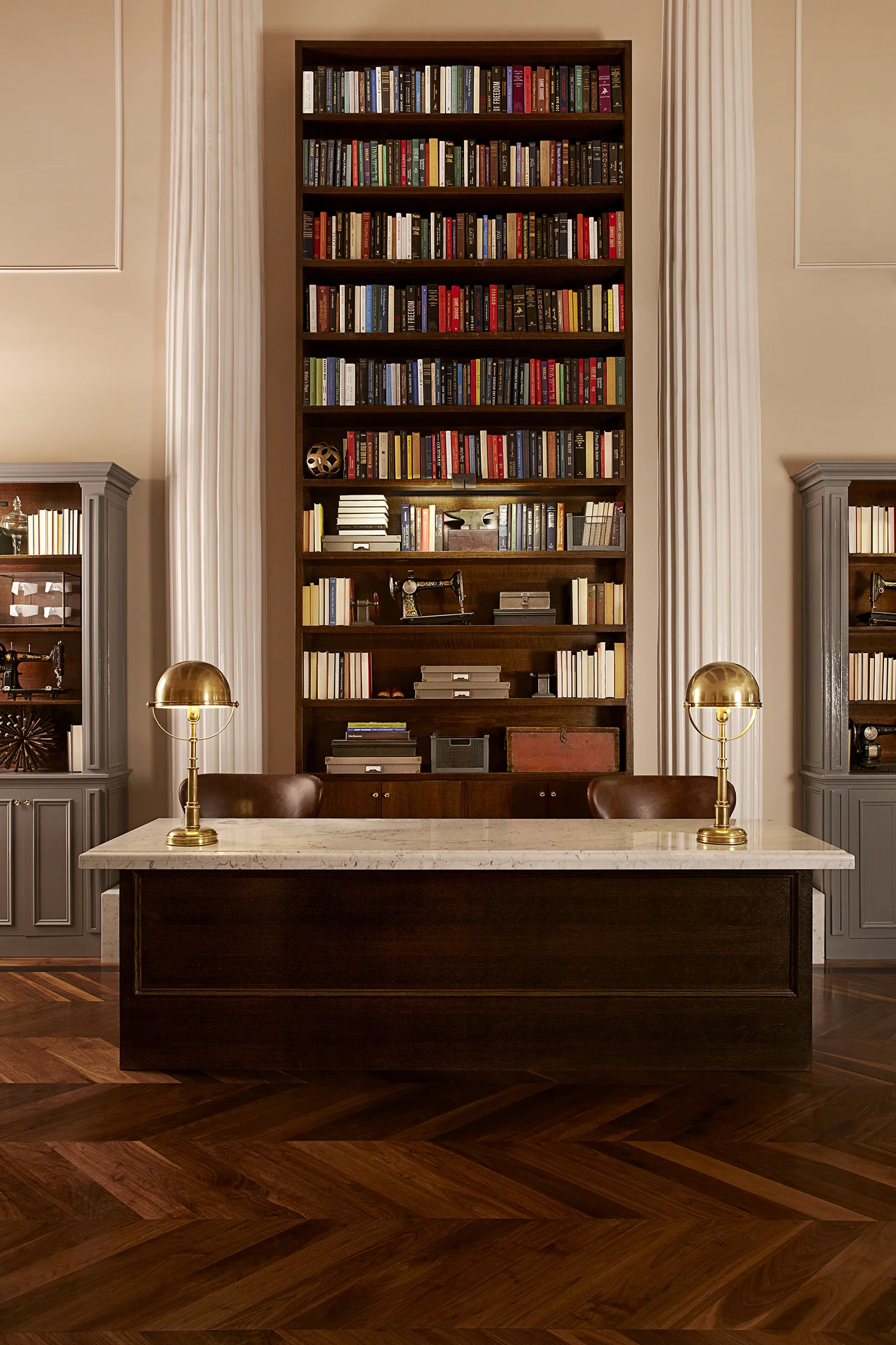 Front Desk 01.jpg