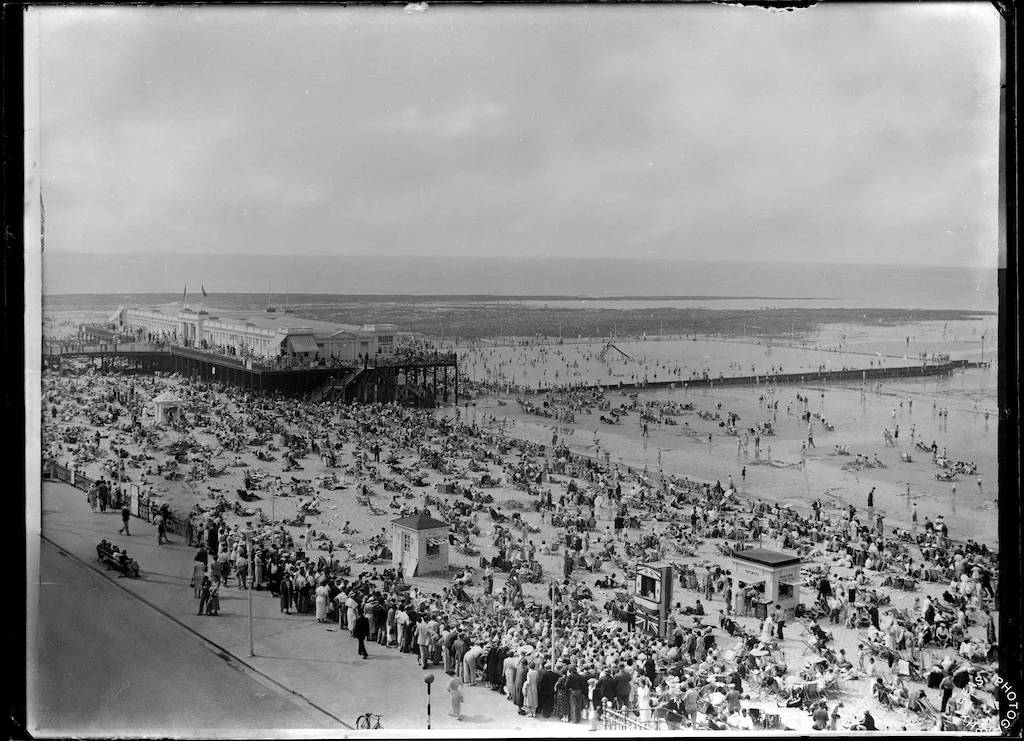 Margate main sands and Sun Deck
