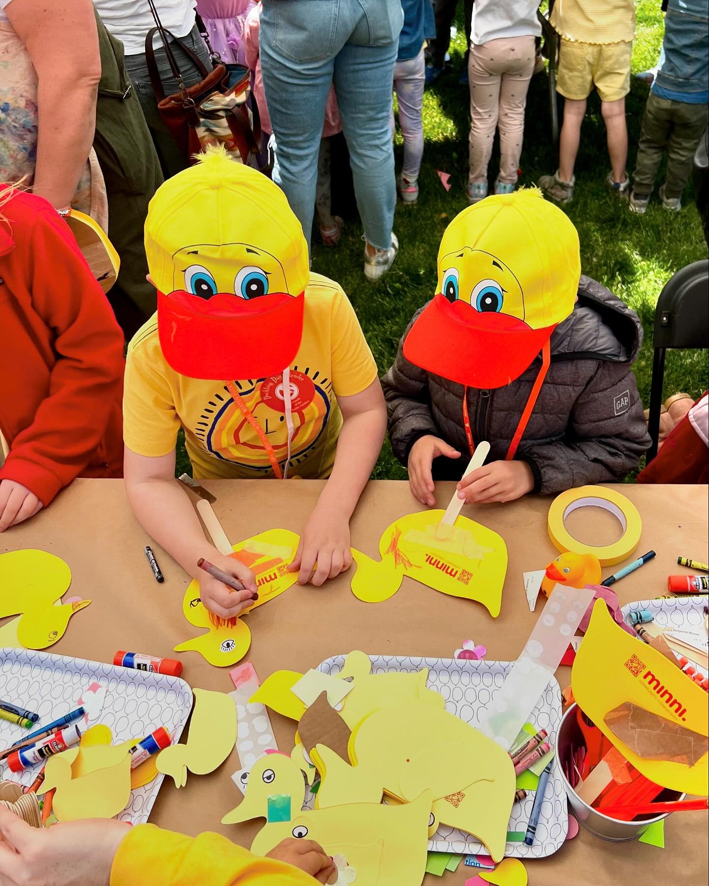 *GIVEAWAY* 🐥🐥🐥🐥
Minni is excited to be participating in this year&rsquo;s Duckling Day celebrations! In honor of our partnership with Friends of the Public Garden @friendsofthepublicgarden we are giving away ONE free ticket to the event! You only
