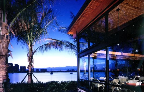 Houston's Restaurant - North Miami, FL