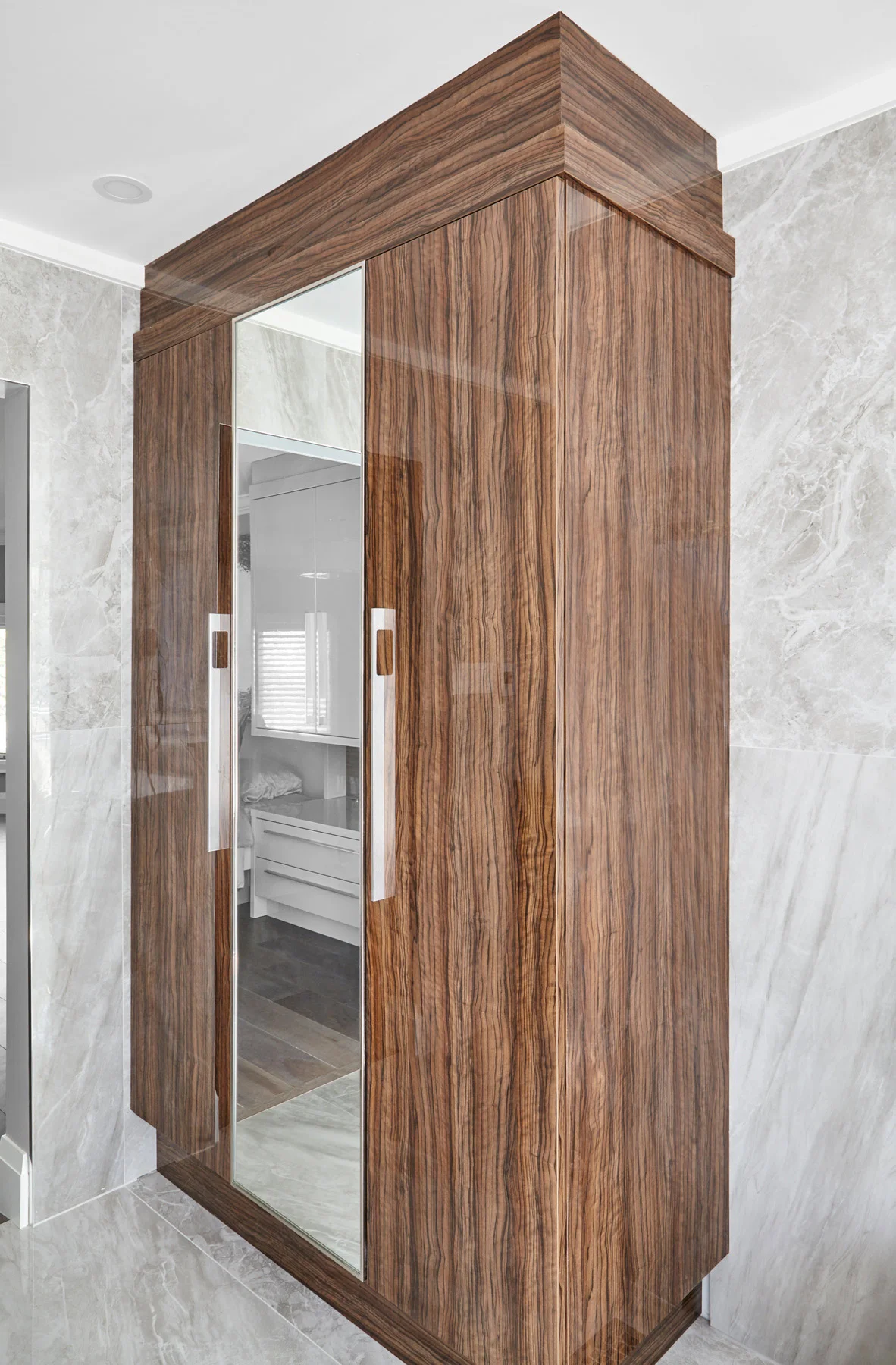 3698-En-suite-Bathroom-Storage-SSPACE-WEB.jpg