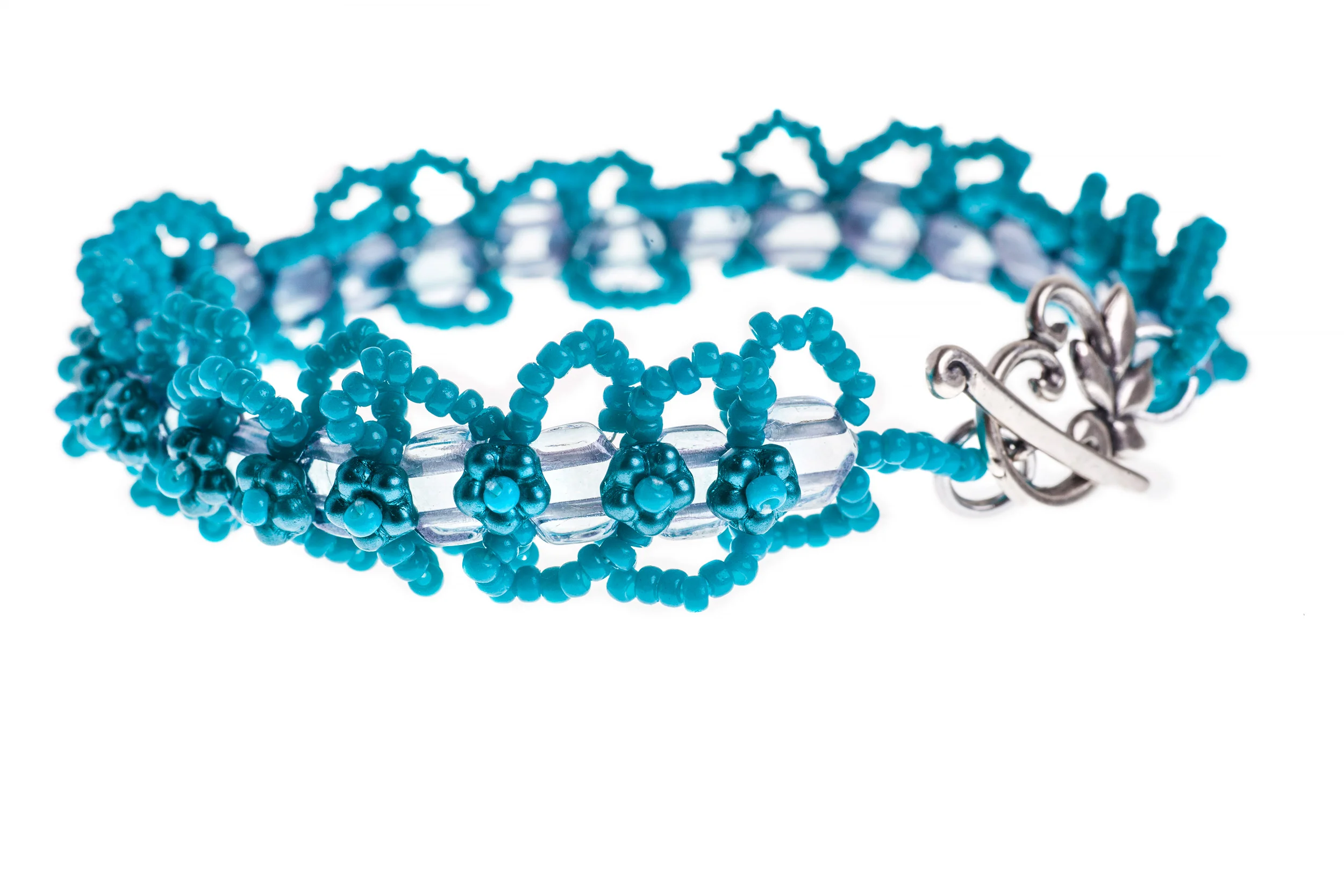 Blue-Flower-Bracelet---flower,-hexx-beads---Lena-Gillespie-044-SSPACE-WEB.jpg