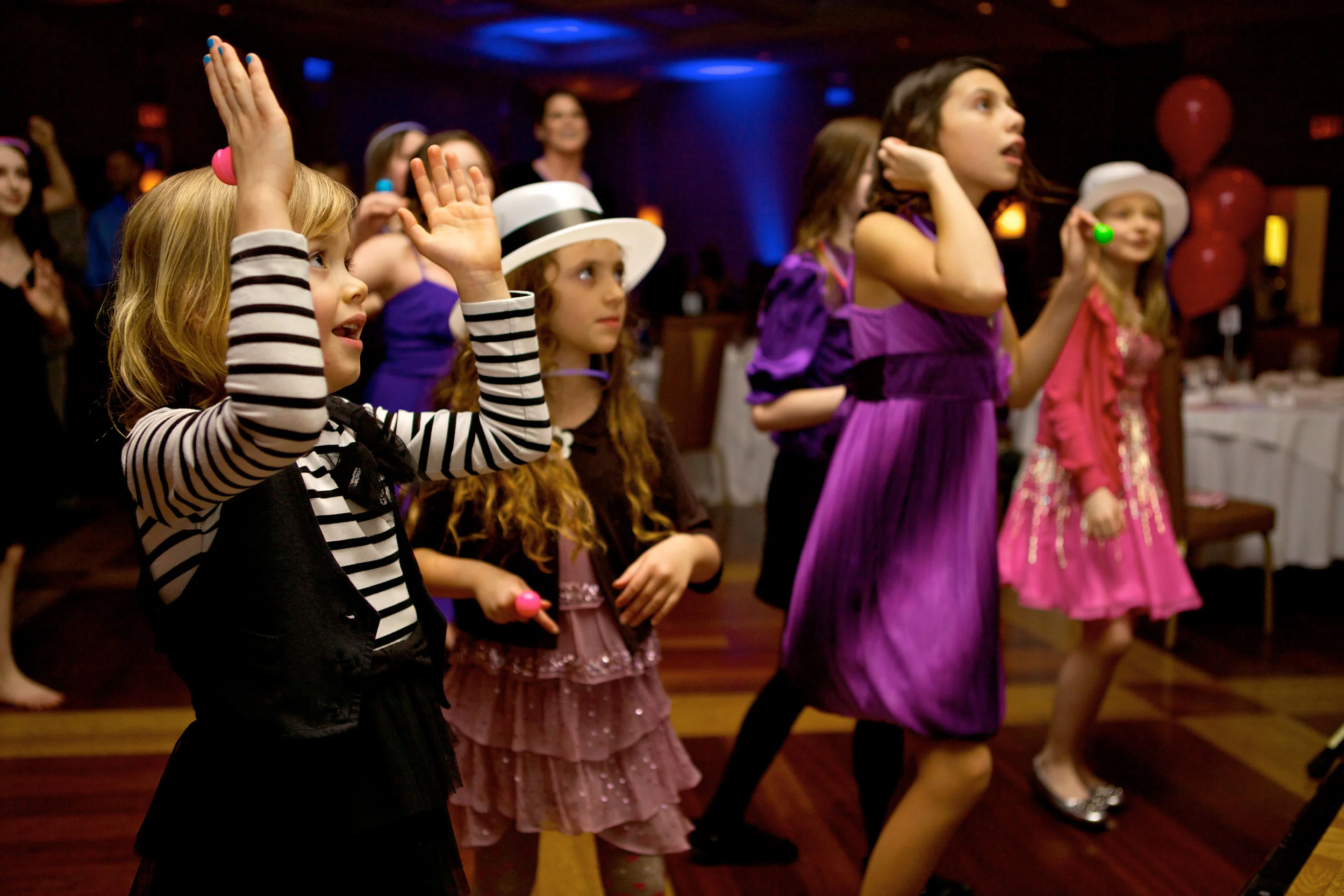 Dancing-at-the-end-of-the-night---girls-SS.jpg