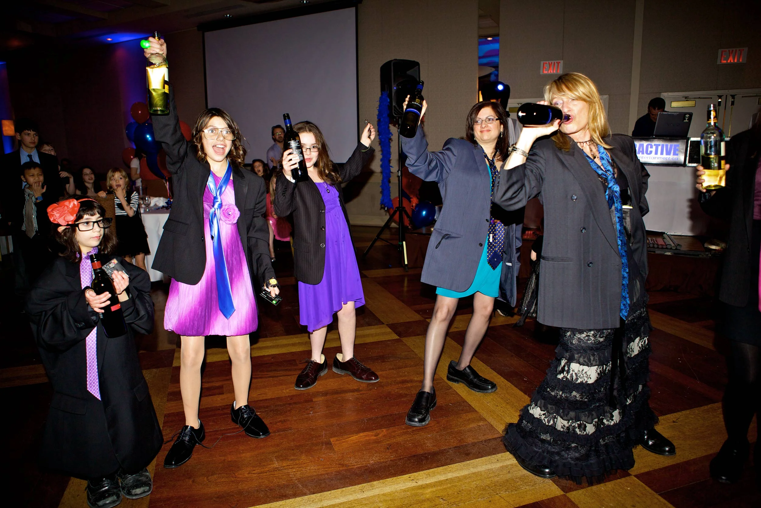 Girls-playing-the-game-SS.jpg
