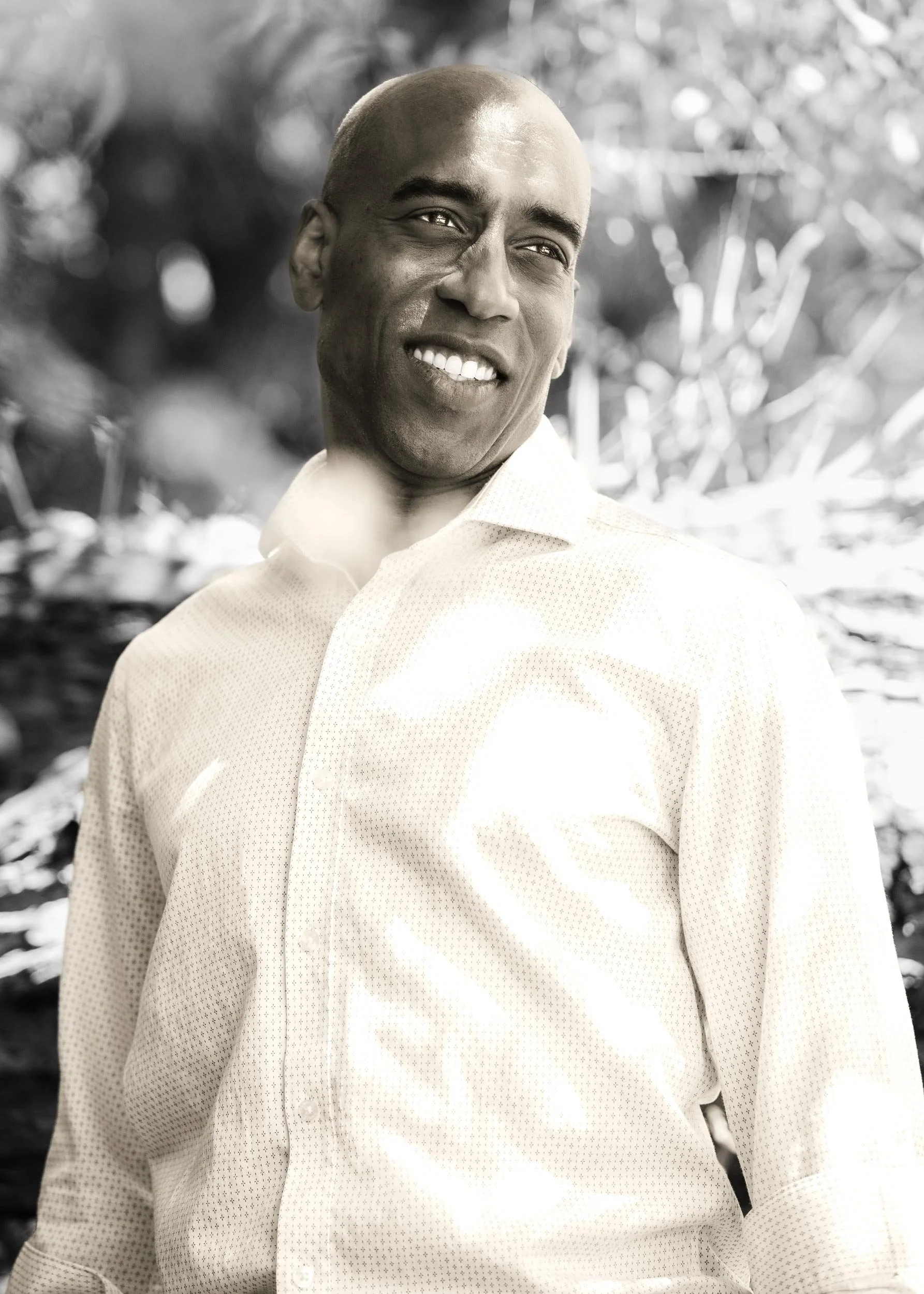 Gavin-2026-Magical-B&W,-Warm-Light-0137.-FOR-SS-WEB.-500KB.jpg