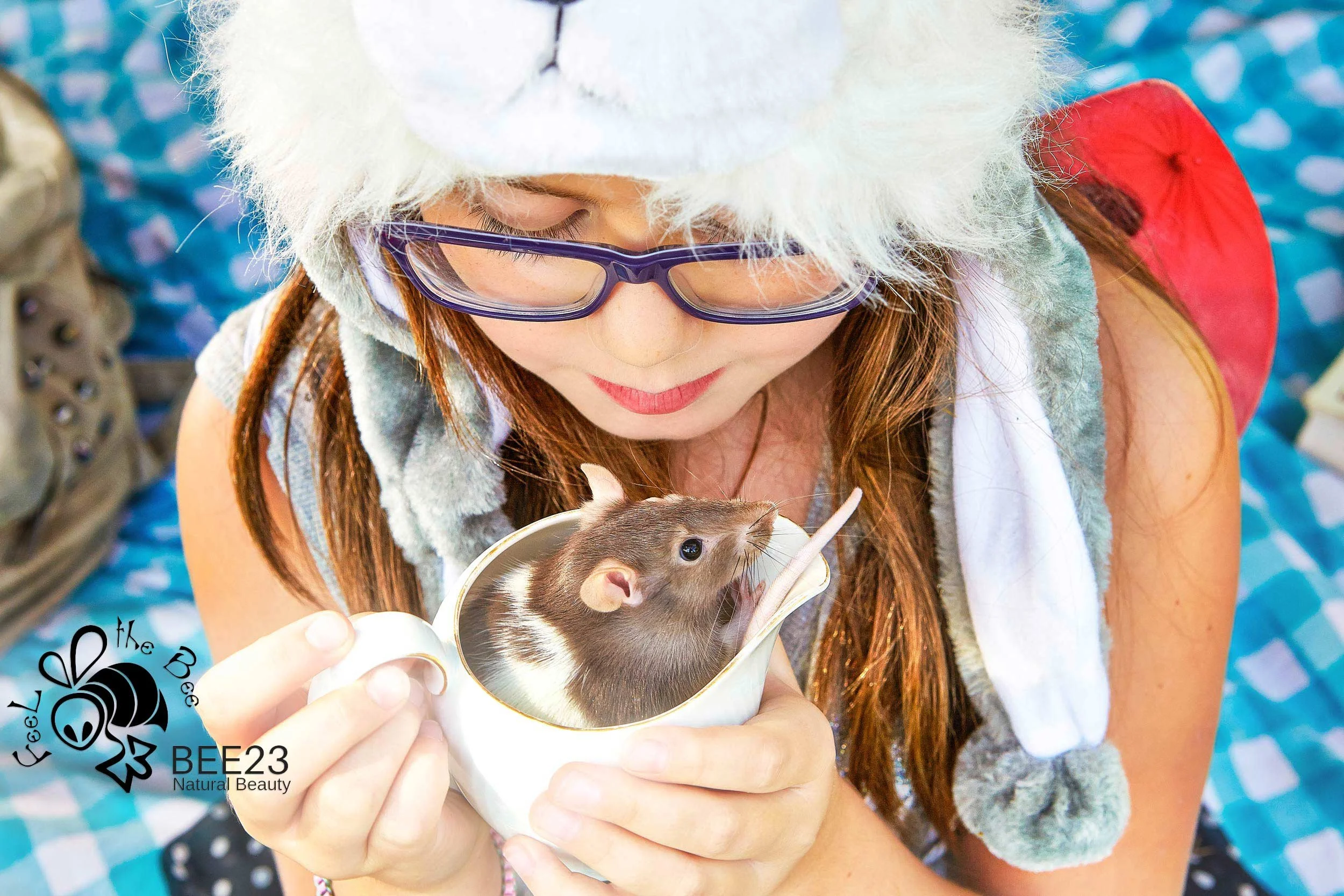 Michelles-kid-and-Mouse-in-a-jug.-2500PX-FOR-SS-WEB.-499KB.-WITH-BEE-23-LOGO.-478KB.jpg