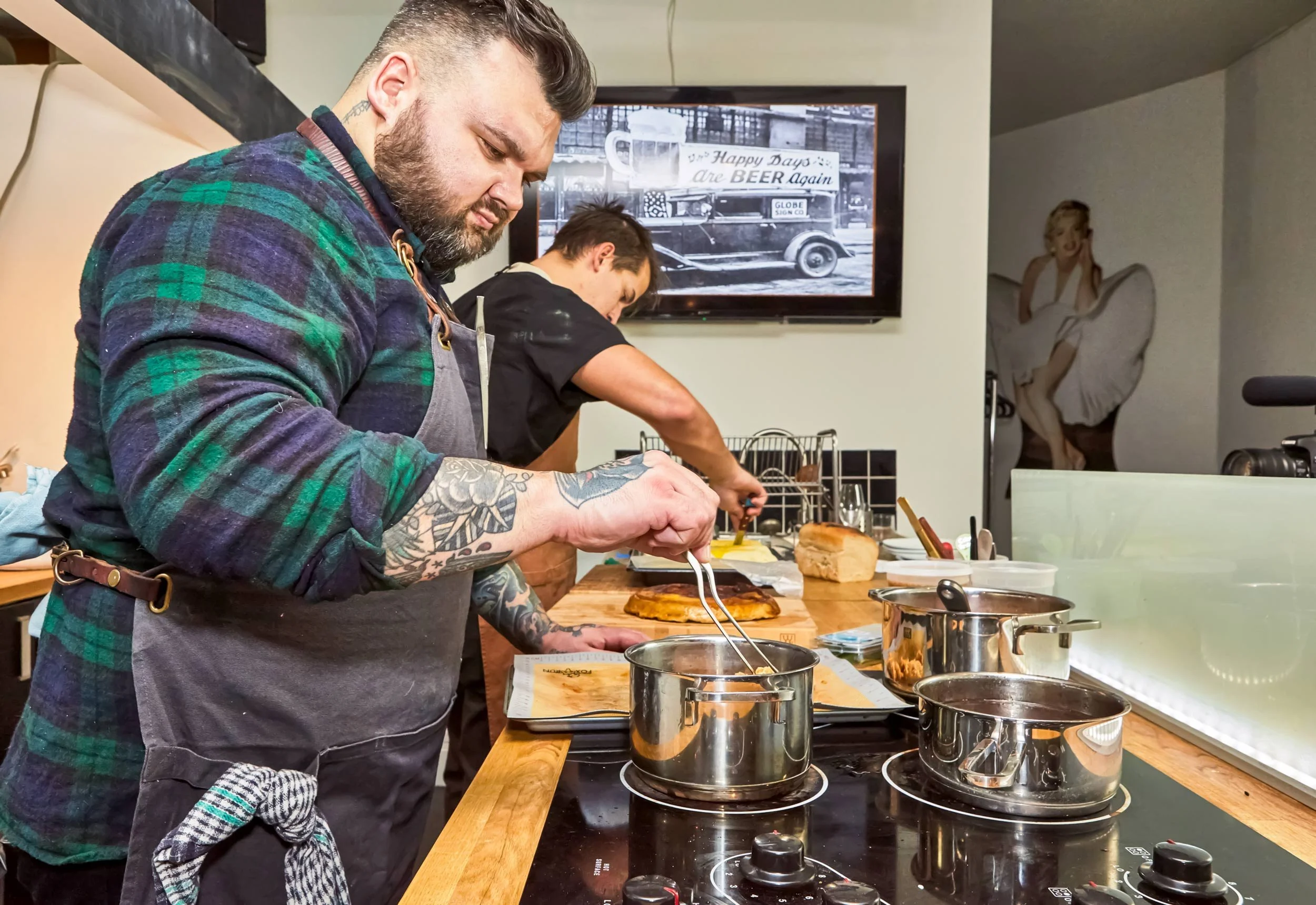 IMG_2649_Chef-cooking_488KB.jpg