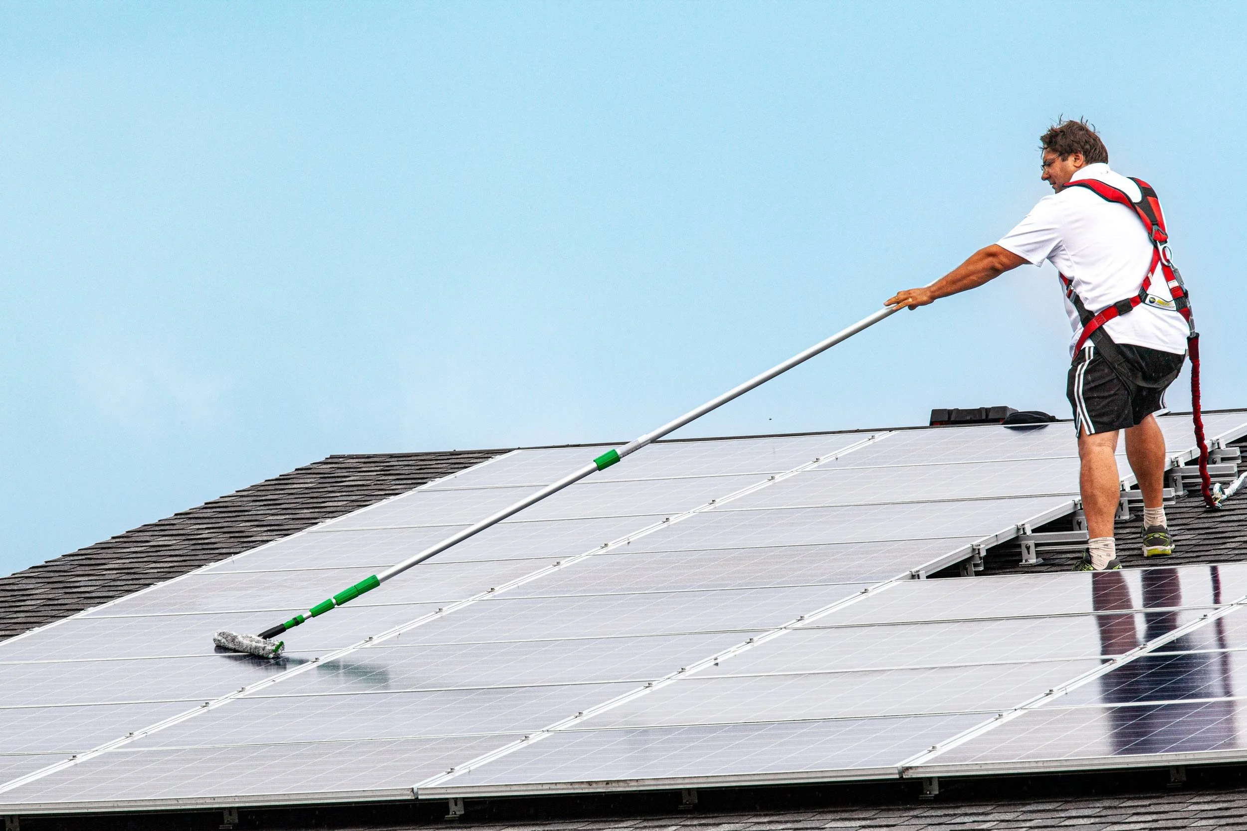 CFC-Solar-Panel-Cleaning-blue-3909.-FOR-SS-WEB.-482KB..jpg