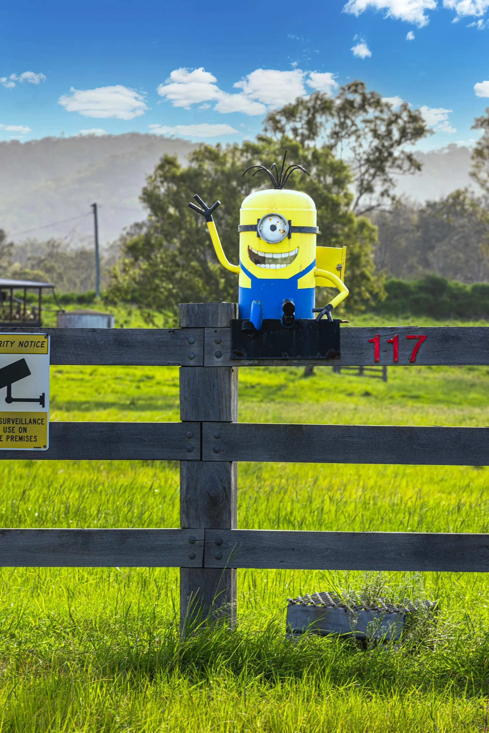 Minions,-Seasons-Summ01-+-Adaptive--LIGHT.--NEW-SKY.-2500PX-FOR-SS-WEB.-484KB.-0922.jpg