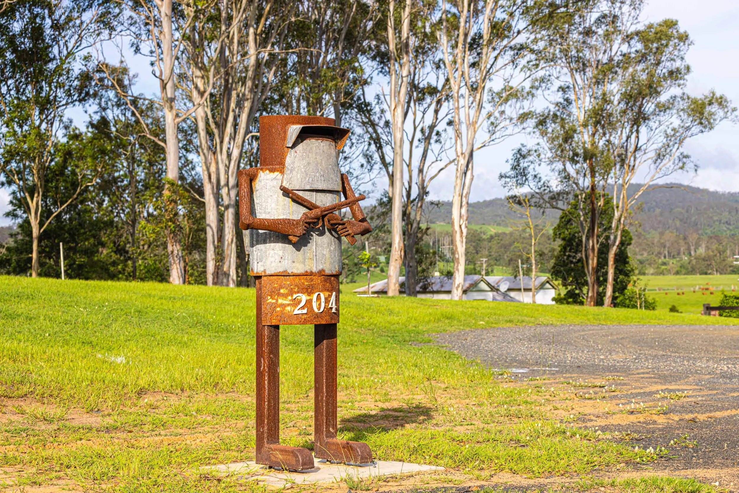 Ned-Kelly,-seasons--summ01-+-pop--2500PX-FOR-SS-WEB.-466KB.-0891.jpg