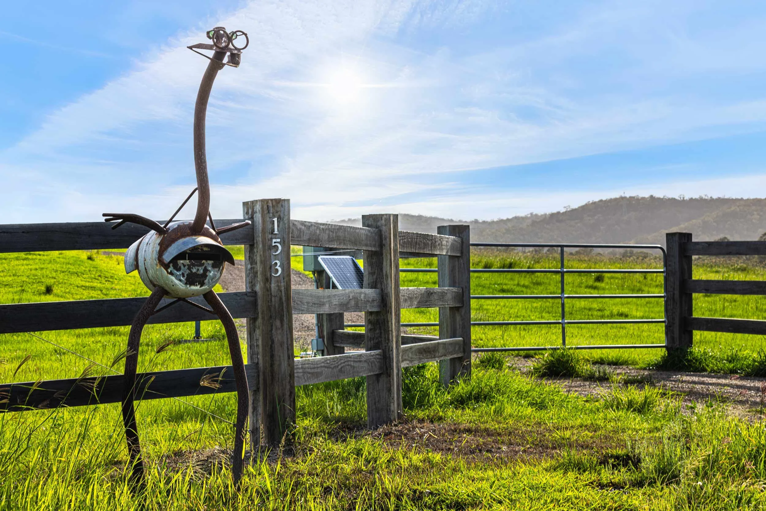 Emu,-Seasons-Summ01-+-Adaptive--Light--NEW-SKY.-2500PX-FOR-SS-WEB.-483KB.-0909.jpg