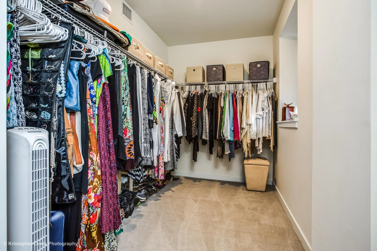 2835 Parkside 301 Denver CO-large-019-017-19 Master Closet 1 of 1-1500x1000-72dpi.jpg