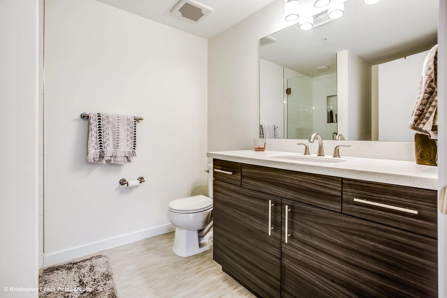 2835 Parkside 301 Denver CO-large-022-012-21 Bathroom 1 of 1-1500x1000-72dpi.jpg