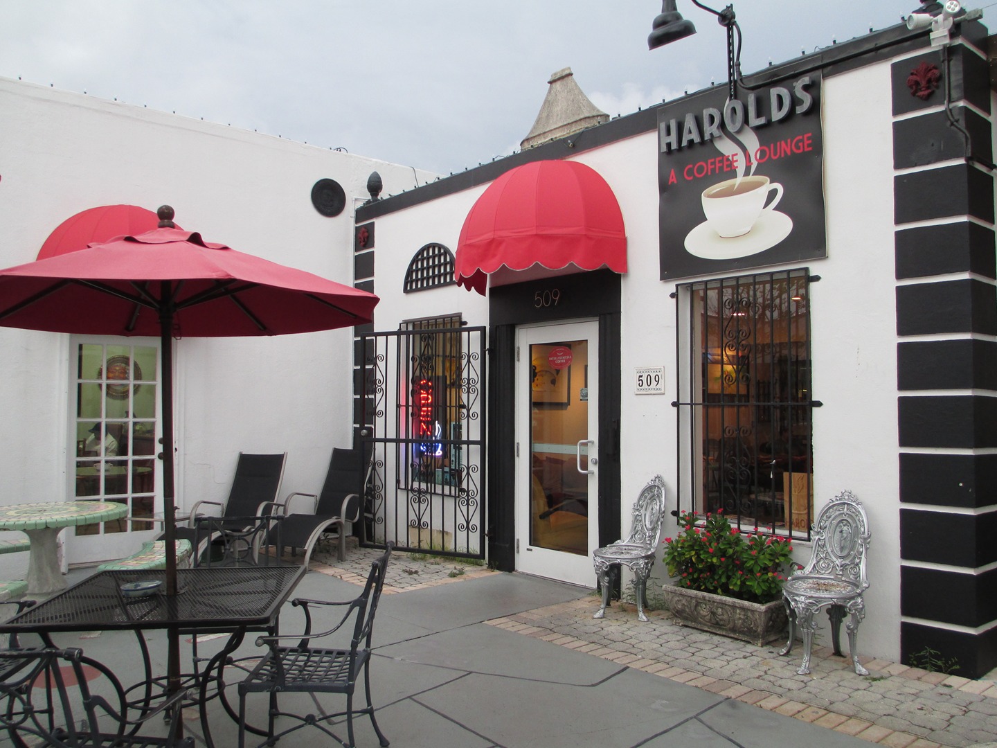 harolds.jpg