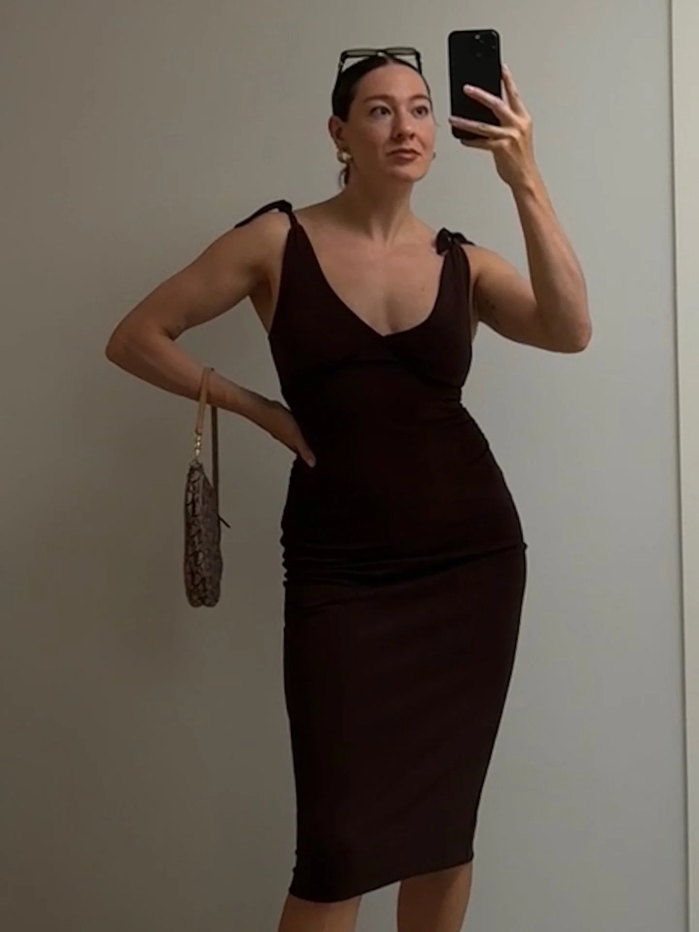 My latest post on Substack is about fashion, outfit disappointment, and living in a city with under a million people for the first time in 13 years. Link in bio, as always 🤎

Head 2 toe sustainable style outfit details:
&bull; Dress thrifted via @th
