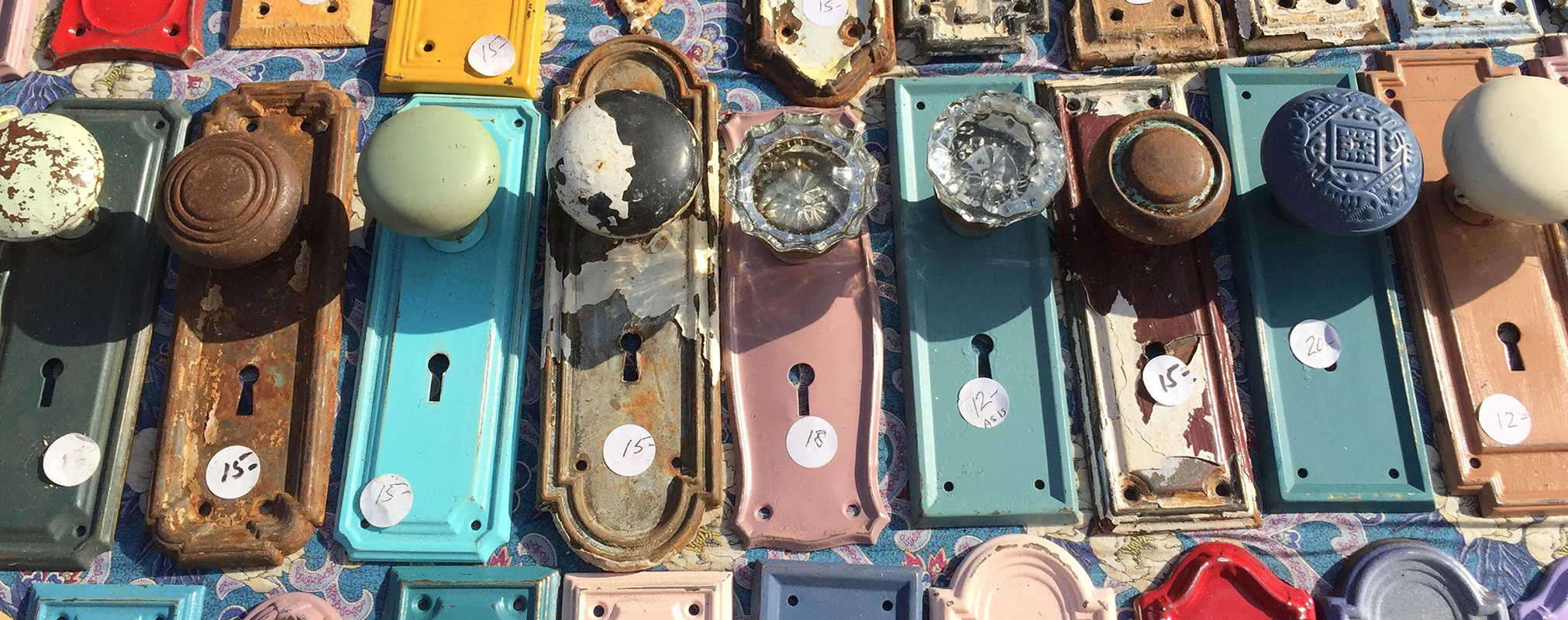 contact_doorknobs_2000.jpg