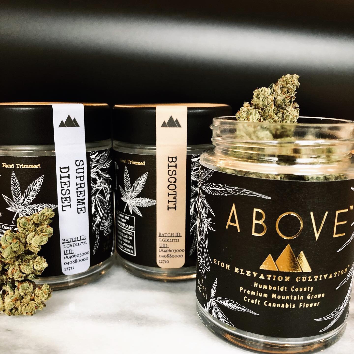 ✨I N T R O D U C I N G ! ! !✨

Quarter oz Jars of ABOVE Premium Flower!🪴
.
Love our pre-rolls?&hellip;. Now there are even more ways to enjoy our premium sun grown flower.  Bong&hellip;pipe&hellip;bubbler&hellip;.roll your own&hellip;.oh the possibi