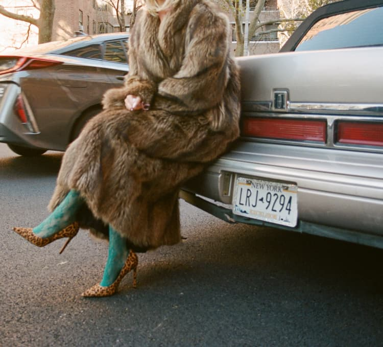 grace-vanderwaal-aliyahs-interlude-babydoll-video-bts-photos (1).png