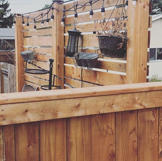 It&rsquo;s been a crazy fun/packed spring!  Here are just a few outdoor projects completed so far, looking forward to the rest of 2020!  Already knocked out a few fences, decks, custom wood storage, and even a chicken coop lol. 
#yeg #yegcarpentry #y