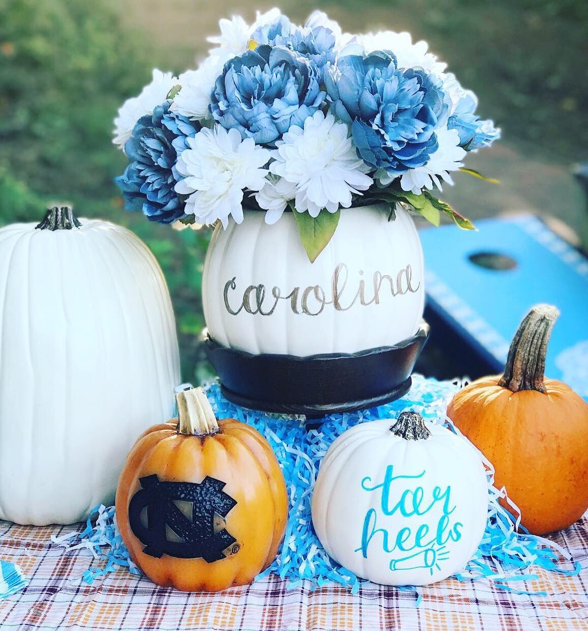 It&rsquo;s game day Tar Heels! 💙🐏🏈 Pretty sad I&rsquo;m not showing up to the tailgate with a trunk full of pumpkins and autumn decor (ya know, the usual tailgate supplies 😅), lots of yummy tailgate food, and Blue Moons, or even catching updates 