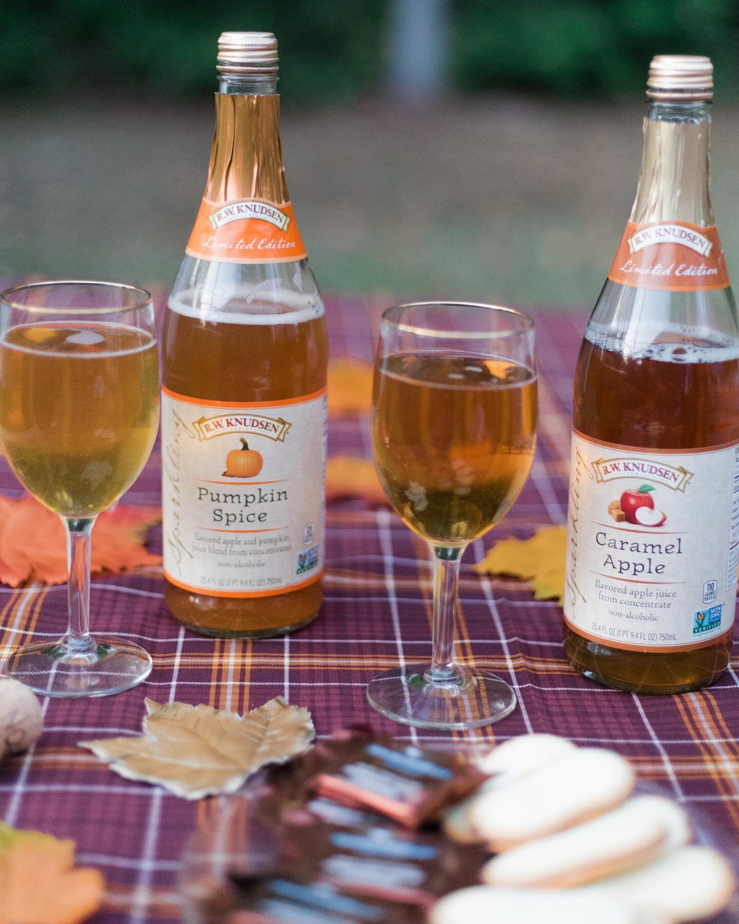 Pumpkin spice mimosas, anyone? 🎃🥂 I&rsquo;m 3 weeks in on a month-long detox but you can bet that next weekend Kendall and I will be having a fall-themed date night together, complete with my favorite fall-mosas! 🍁🍾🍂🧡 I love these sparkling cid