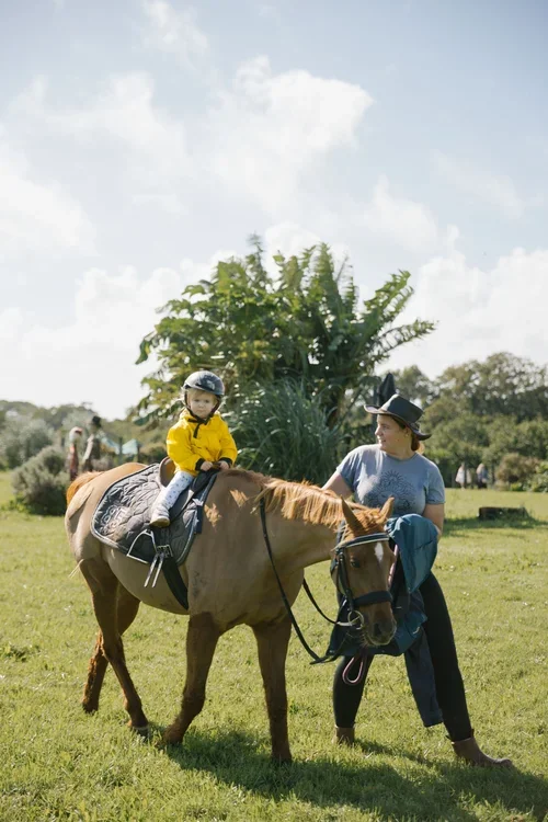 EQUI KIDS | AT THE FARM 