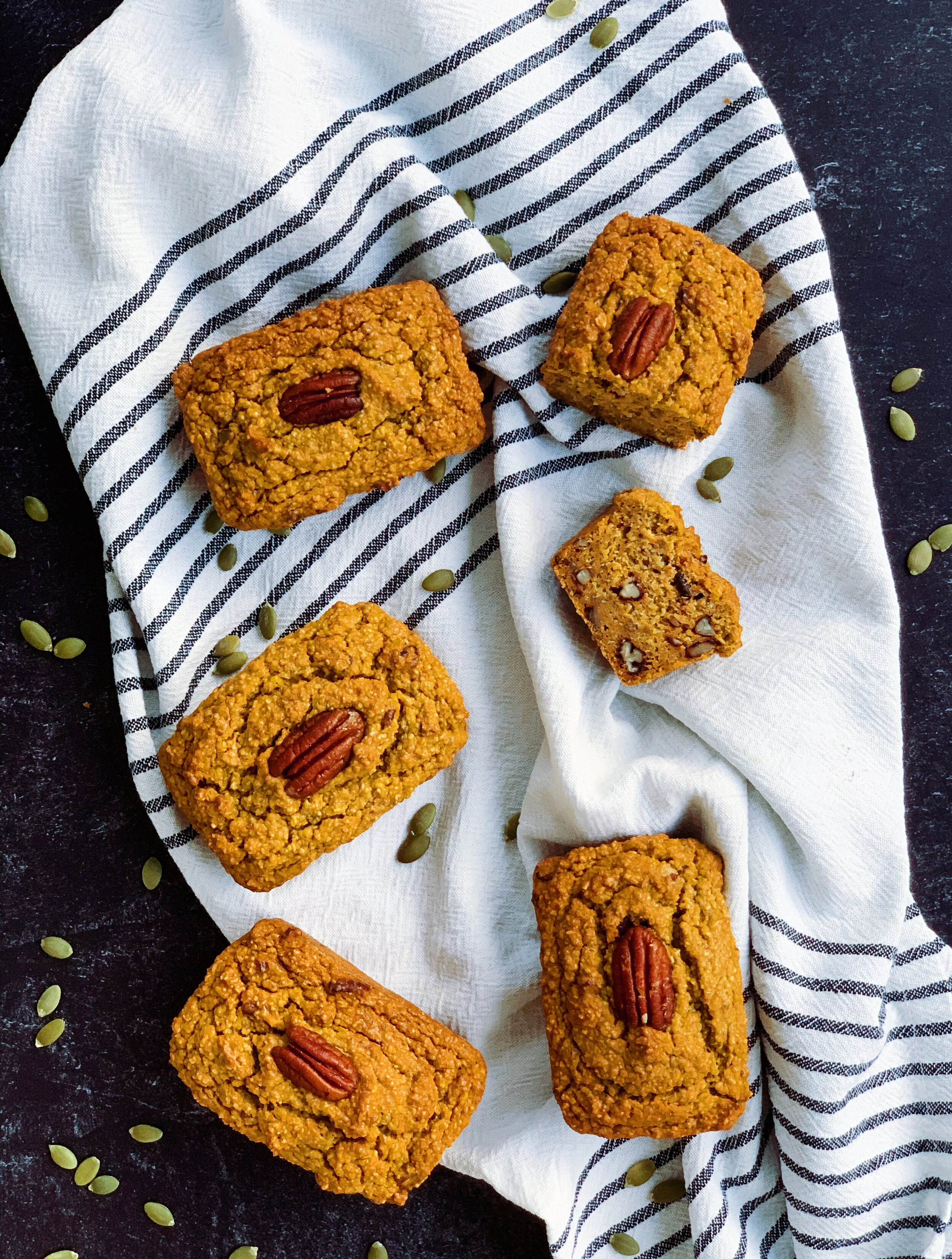 petits pains à la citrouille et aux pacanes...irrésistibles! 