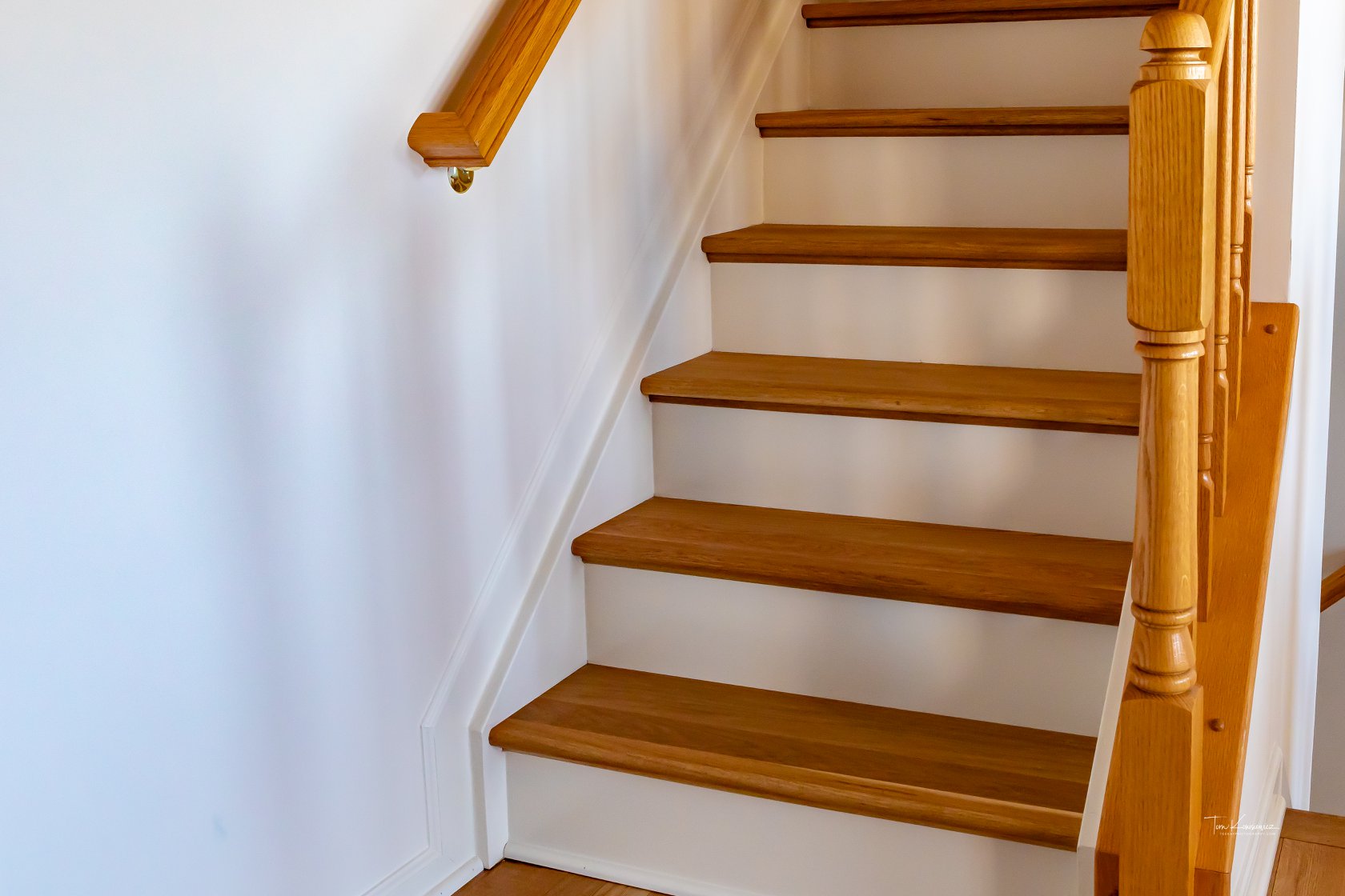 Edgewater-Preverco-Brushed-White-Oak-stairs.jpg