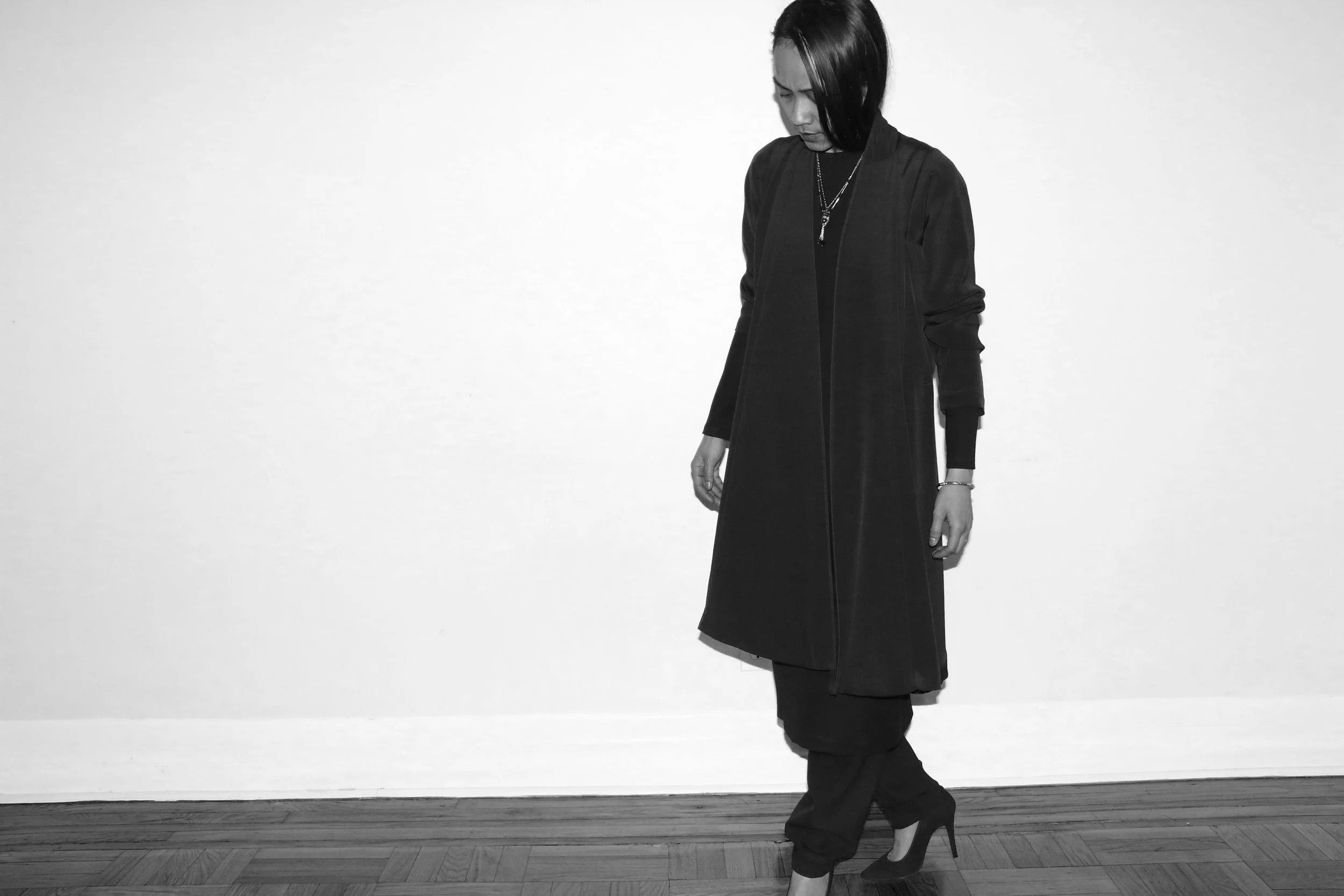 simple_assembly_woman_20.jpg