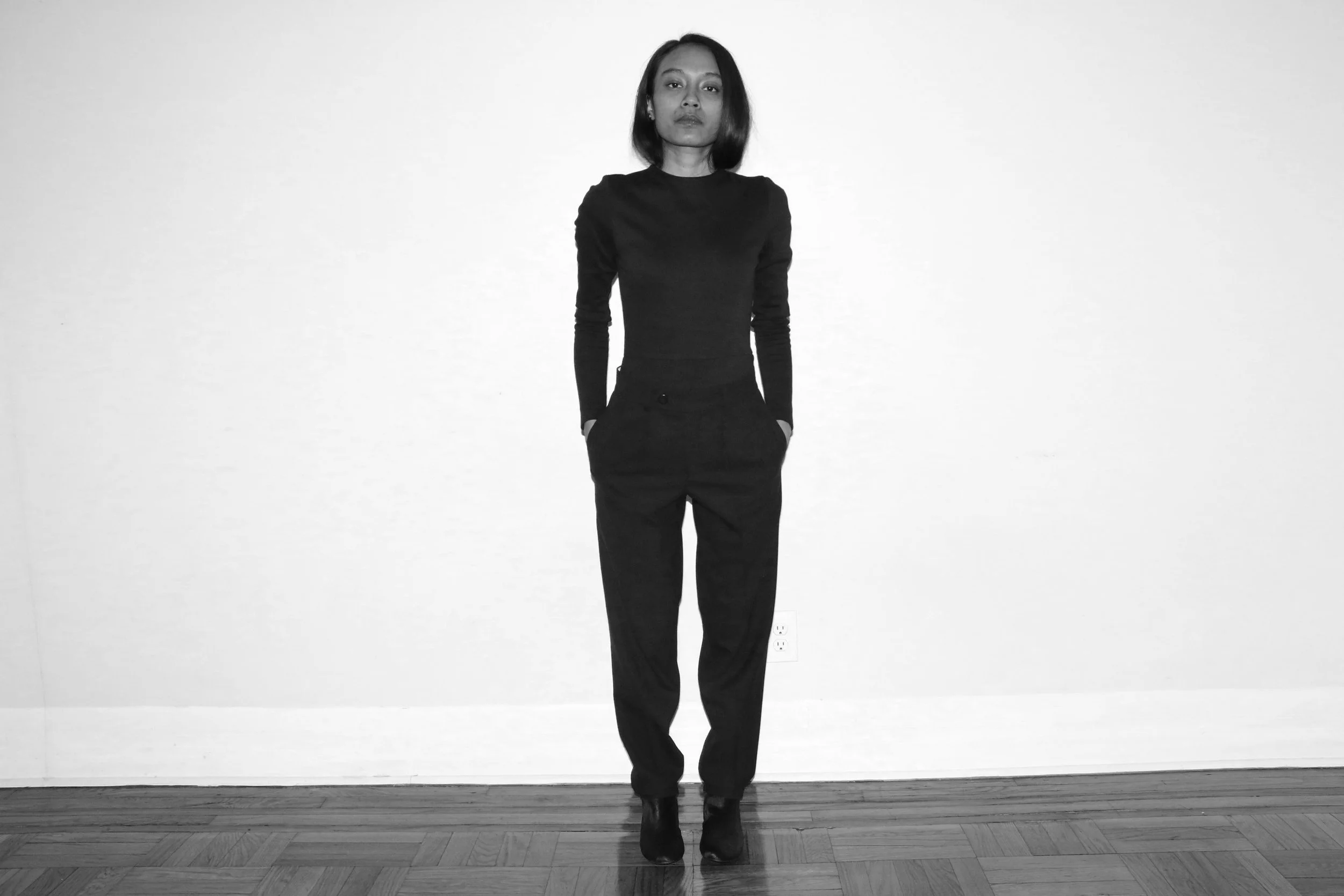 simple_assembly_woman_35.jpg