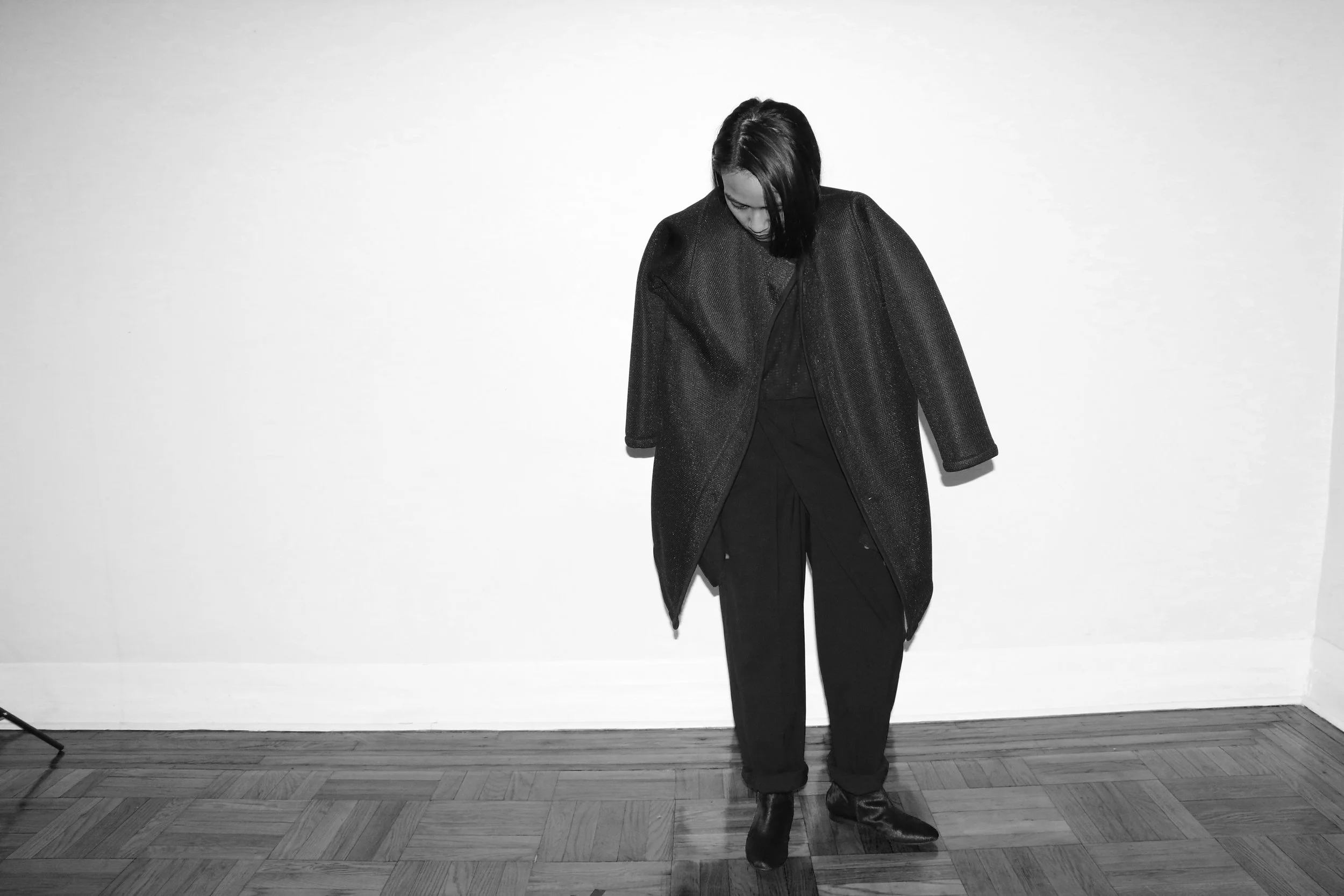 simple_assembly_woman_54.jpg
