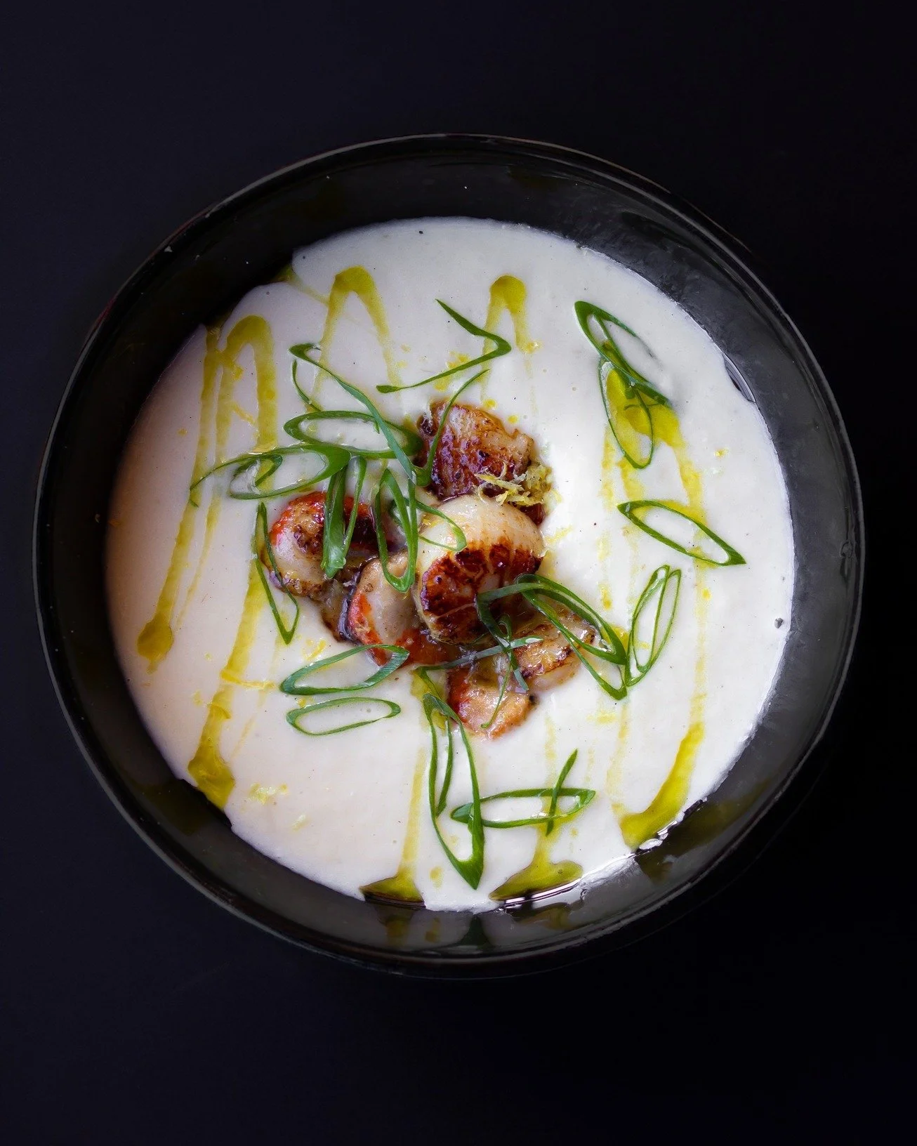 It&rsquo;s white asparagus season, so make sure to try Upper Deck&rsquo;s new special which blends this beautiful vegetable with our signature seafood.
.
📸: Cr&egrave;me of Tasmanian White Asparagus
With Bass Strait scallops, lemon oil, and nutmeg
.