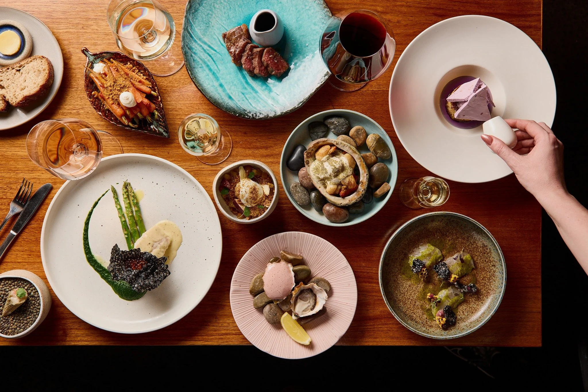 Have you experienced Upper Deck&rsquo;s new shared degustation menu? 
.
Showcasing exceptional Tasmanian produce from land and sea, from Mewstone rock off the southern coast to Robbin&rsquo;s Island and Bridestowe in the north.  It&rsquo;s a culinary