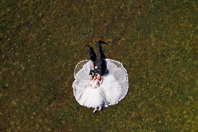 I&rsquo;m a sucker for drone shots and poofy dresses 
#portlandweddingphotographer #oregonweddingphotographer #eugeneweddingphotographer #pnwweddingphotographer