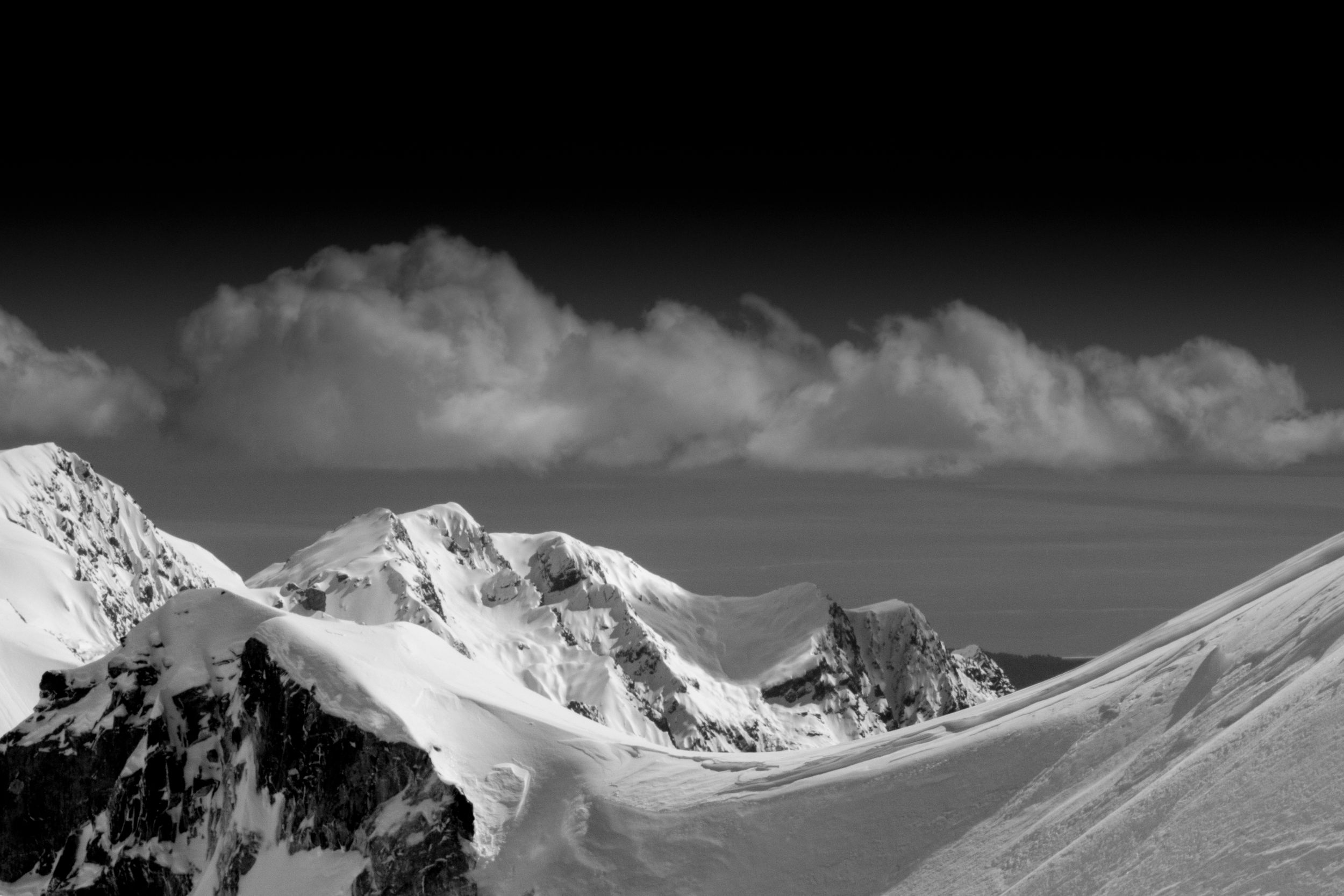 moutains_bw-1180695.jpg