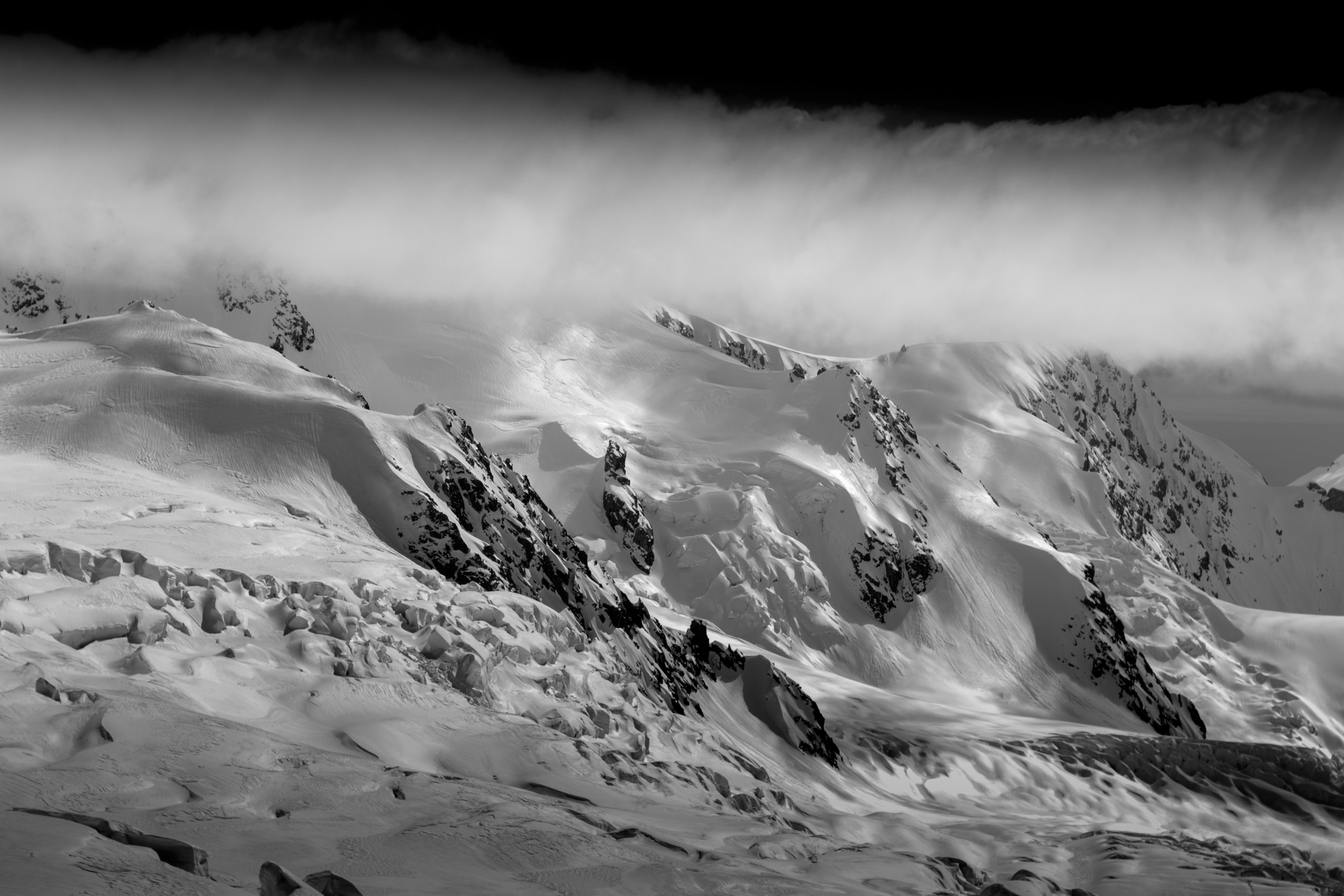 moutains_bw-1180696.jpg