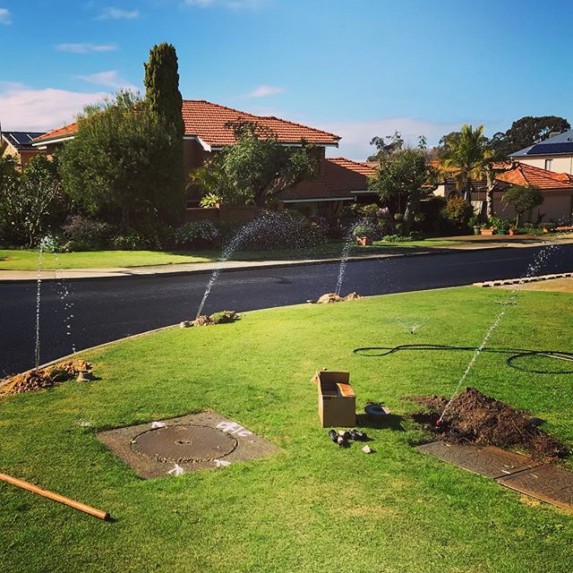 Suns out ☀️☀️☀️ time to starts thinking about the retic switch on. Full system service today getting things ready for the spring and summer months. 
#retic #perthsummer #perthgardens #perthcity