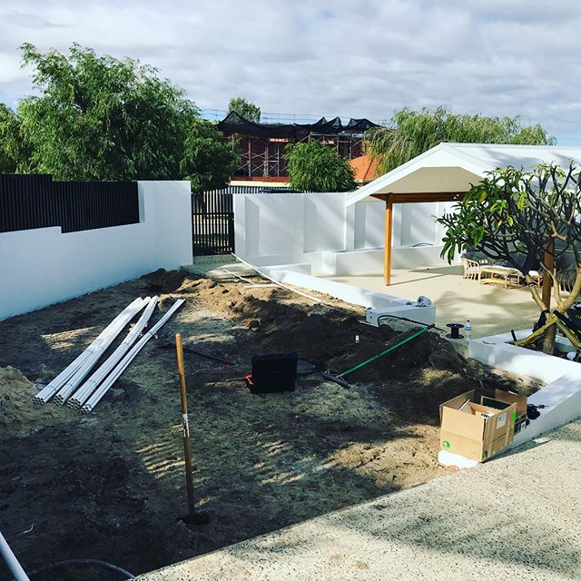 New install to this front of house. Swipe through too see the finished turf. We also install turf and softscapes. #greenacresturf #palmetto #frontofhouse #retic #perth #perthgardens #perthlandscaping