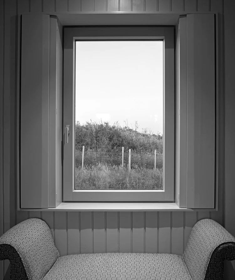 CAA-EIRE+-0037b+w.jpg
