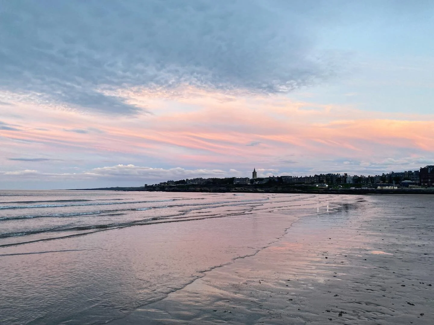 &lsquo;The heart of man is very much like the sea, it has its storms, it has its tides and in its depths it has its pearls too.&rsquo; - Vincent Van Gogh⁣
⁣
#sea #storm #sky #tide #pearls #naturebeauty #shore #beauty #creation #cosmos #standrews #sco