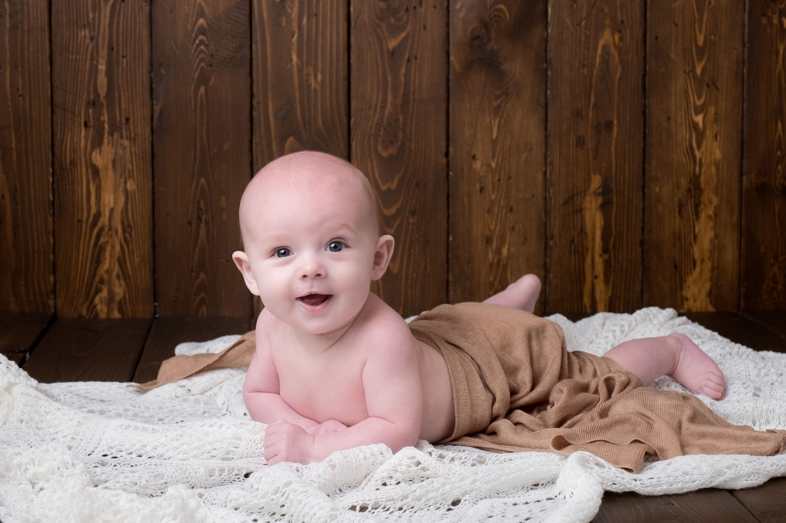 Older-Baby-Photography-Lincoln-Mama-Bear-Photography--15.jpg