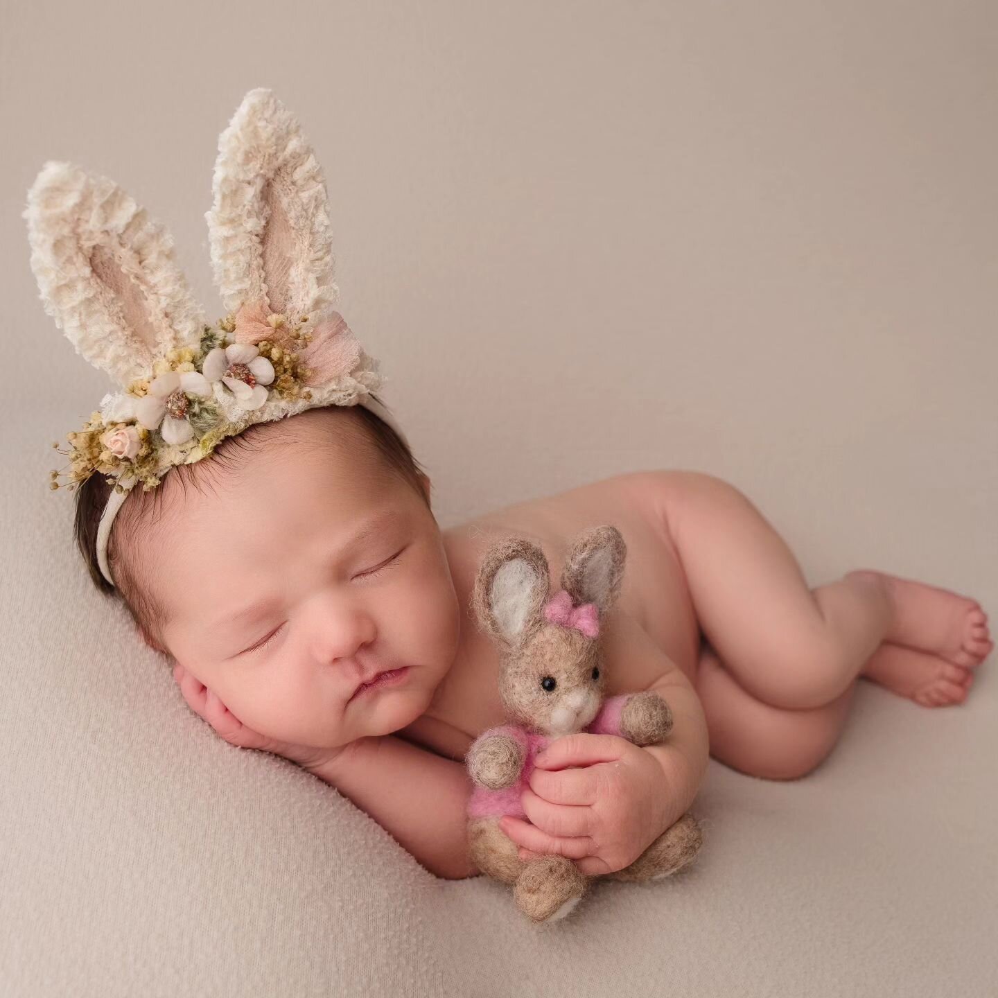 🐰 Happy Easter 🐰

I've really missed running Easter mini sessions this year and creating those gorgeous bunny themed memories for lots of families. 

We will be back for them next year, especially so I can have another excuse to put these bunny ear