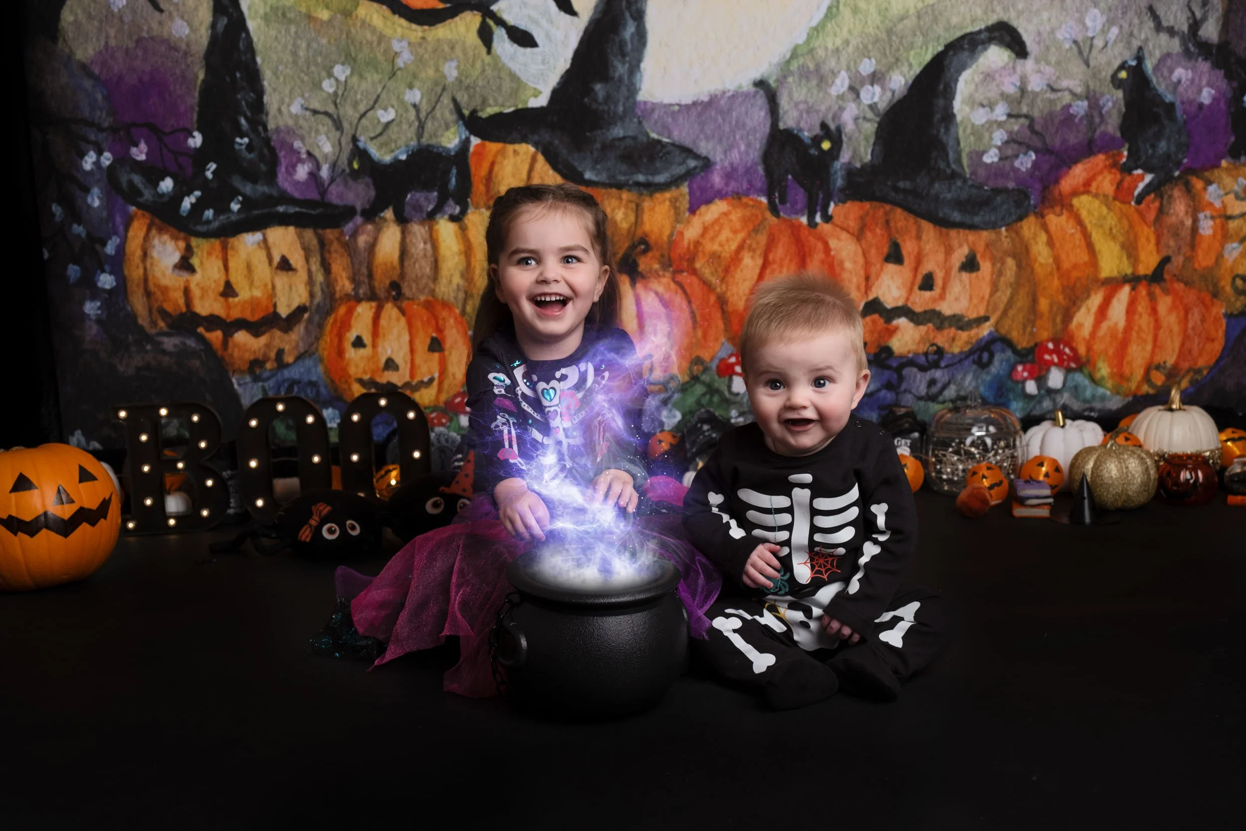 Halloween-mini-session-pumpkin-photos-3.jpg