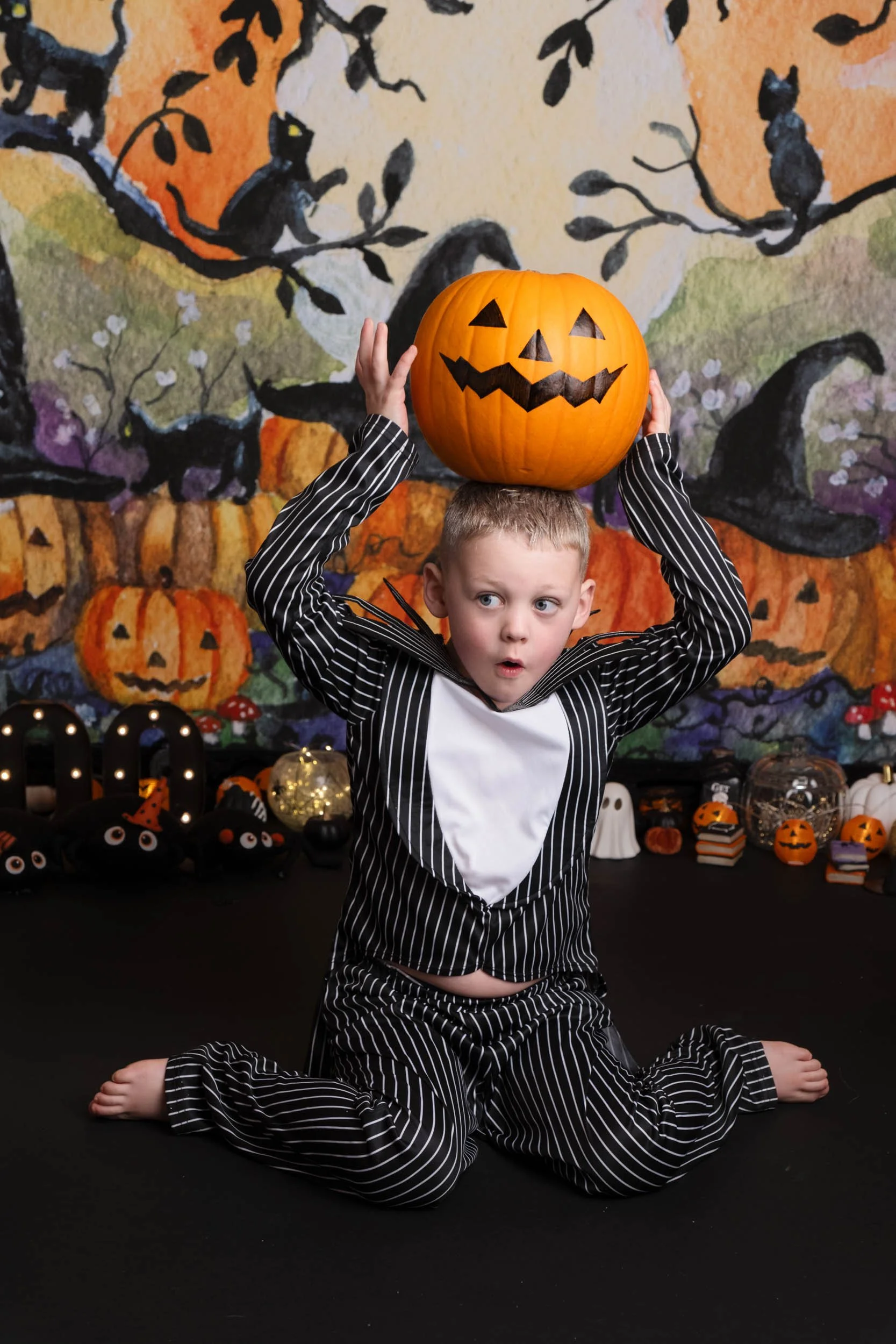 Halloween-mini-session-pumpkin-photos-2.jpg