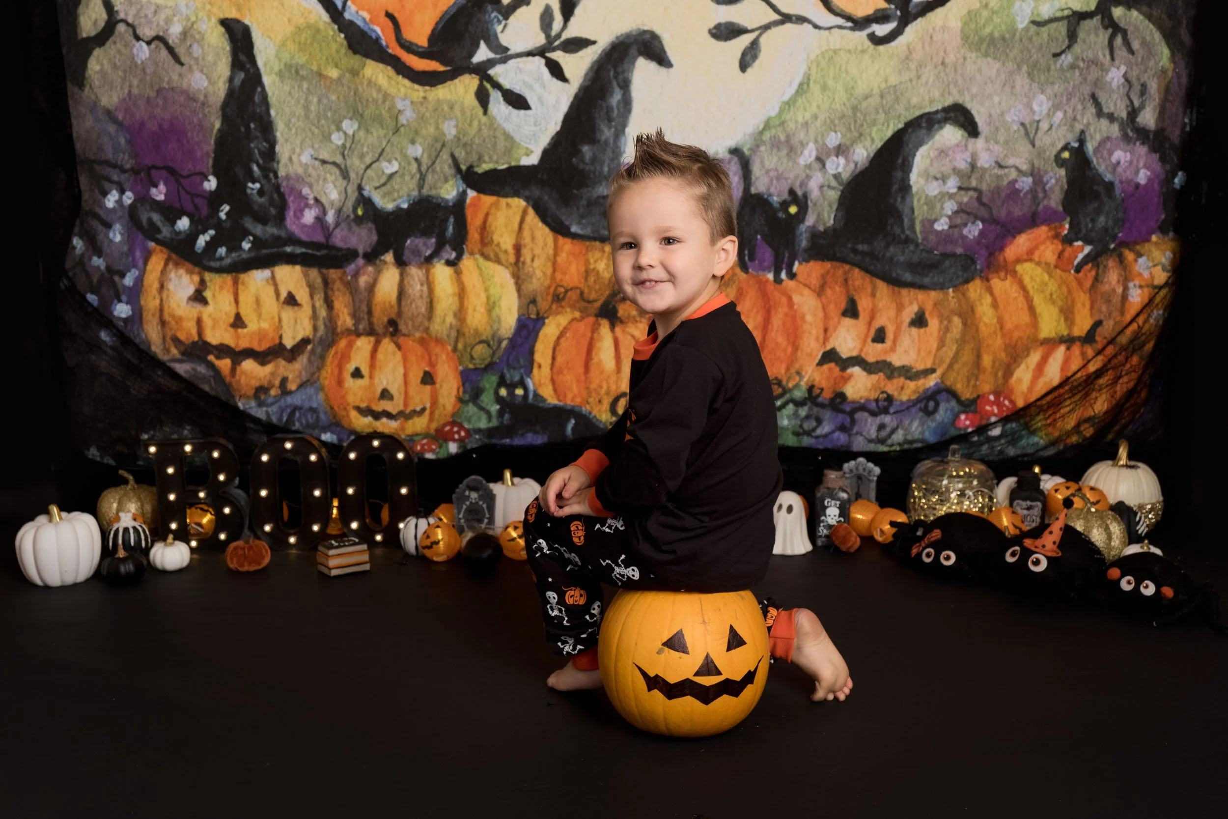 Halloween-mini-session-pumpkin-photos-3-2.jpg