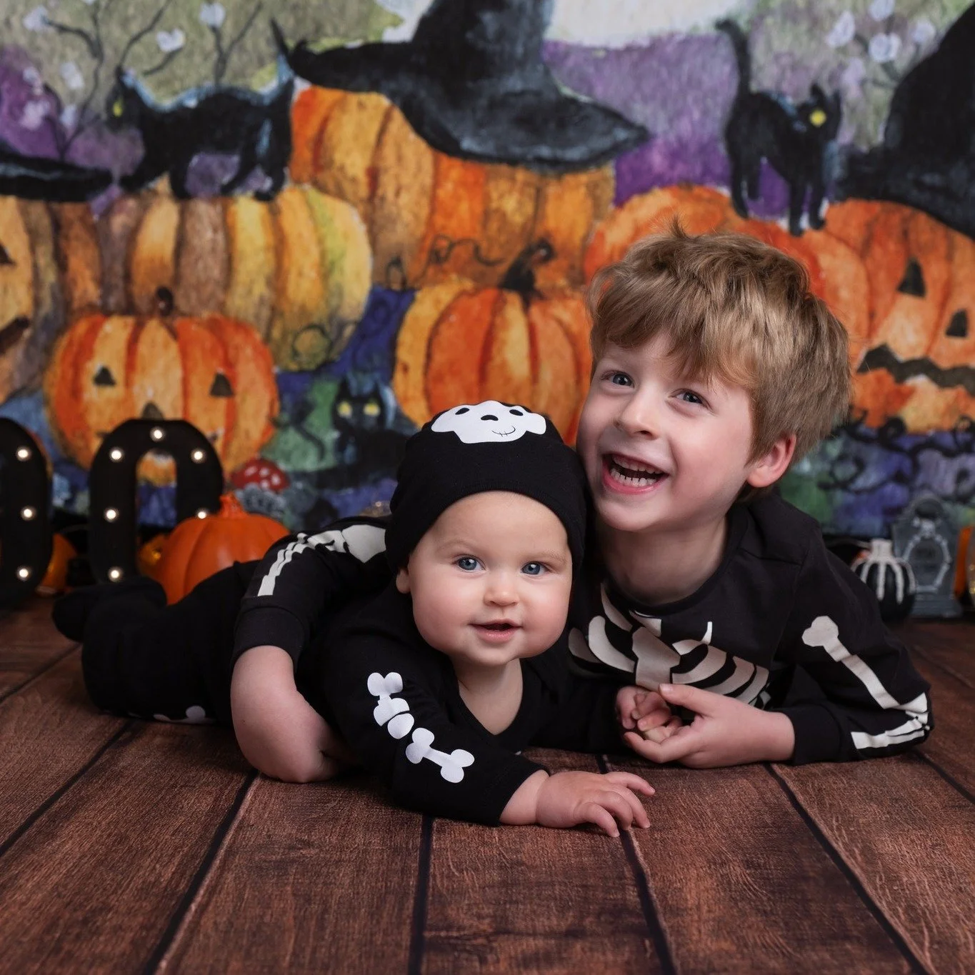 🎃 H A L L O W E E N 🎃

Happy Halloween! 👻

Another year of the creepy Cabin hosting lots of little ones all dressed up for the spooky season! I've loved having a couple of Halloween babies celebrating their birthdays with me as well with two very 