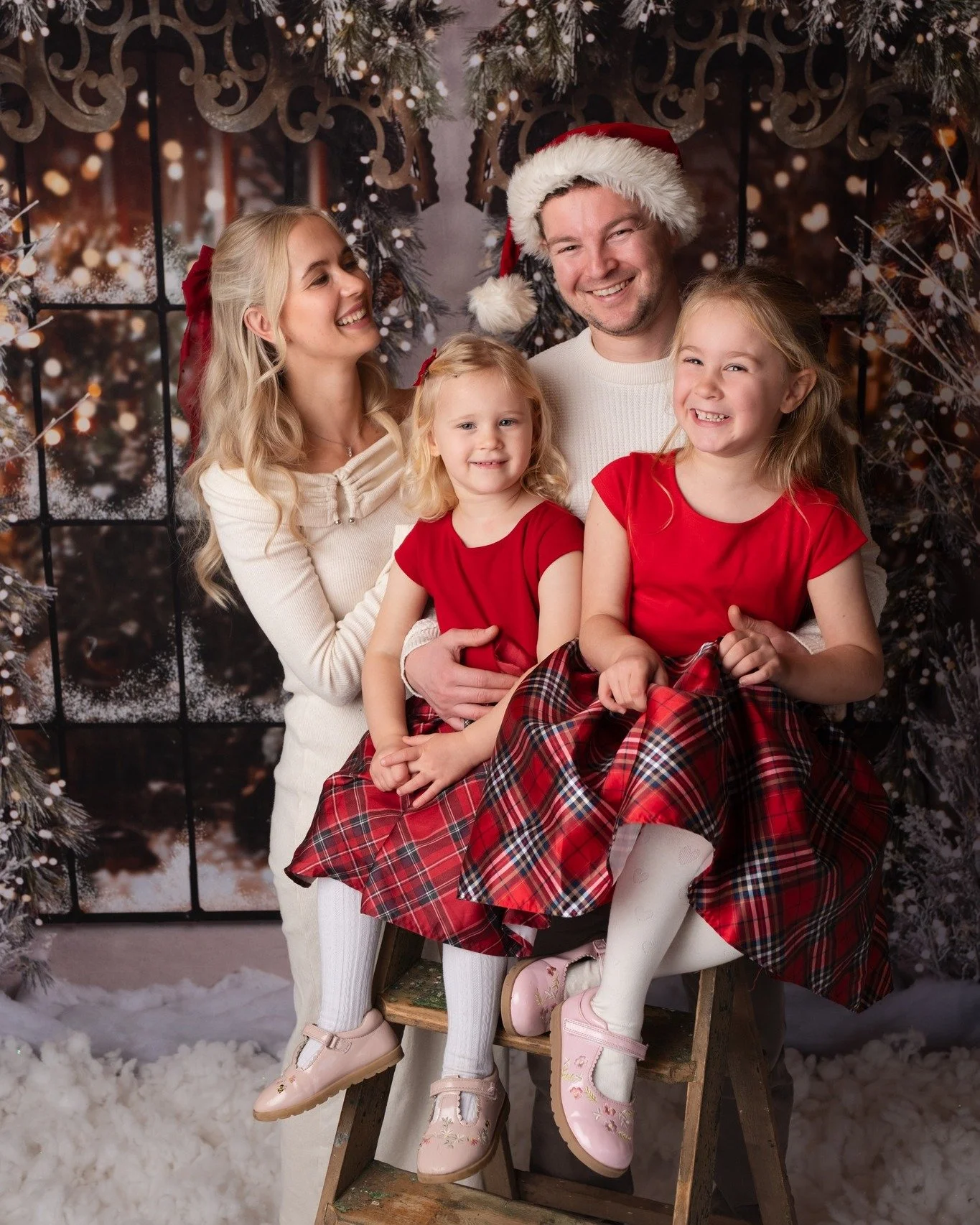 A really beautiful session with this gorgeous family. We had lots of fun with all the festive favourites - blowing glittery snow, posting magical letters to Santa, marshmallows in North Pole mugs and of course throwing lots of snowballs!