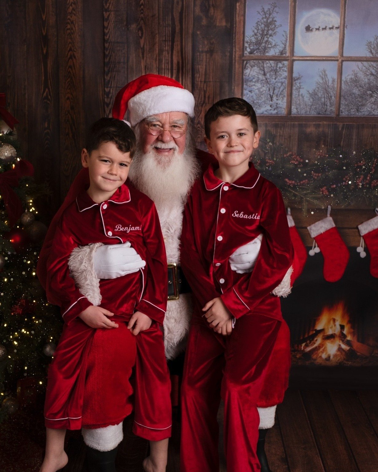 🎅🏼 B E L I E V E 🎅🏼

"They will never be this little again" 🥹

Having photographed almost every one of these little ones with Santa before this year, many multiple times, I've been lucky enough to help create some truly amazing memorie